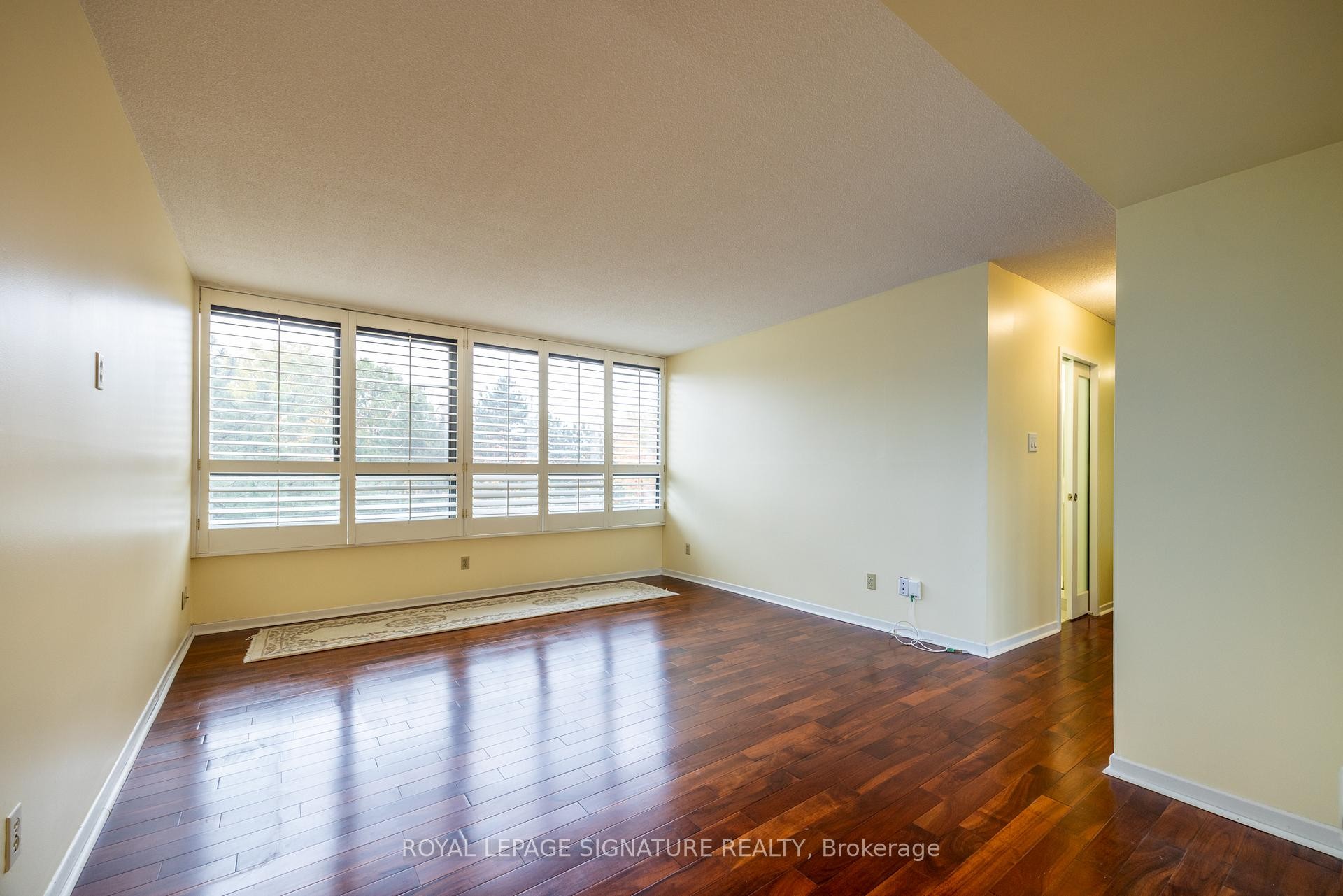 306-1300 Bloor Street, Mississauga, ON - Indoor Photo Showing Other Room