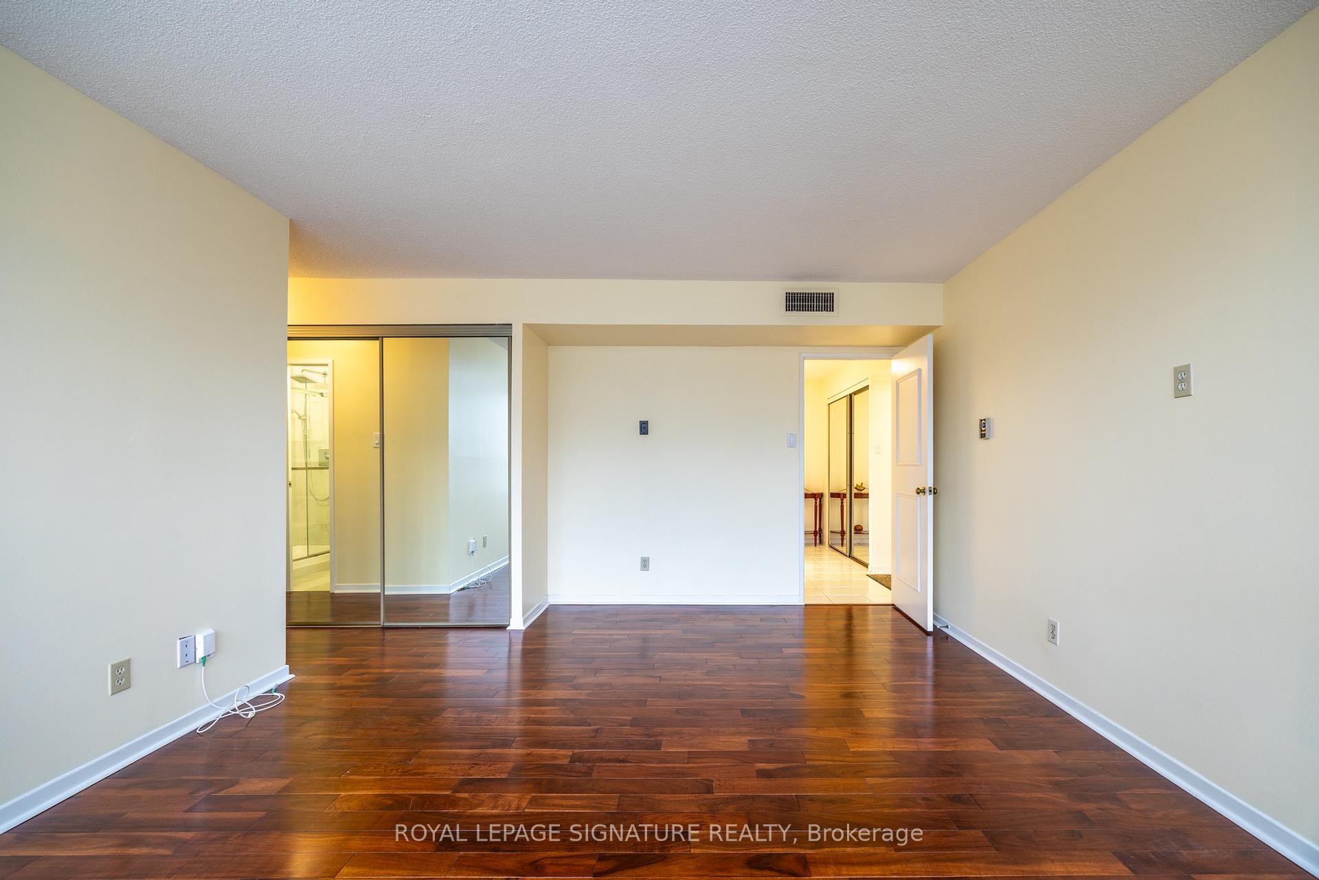 306-1300 Bloor Street, Mississauga, ON - Indoor Photo Showing Other Room