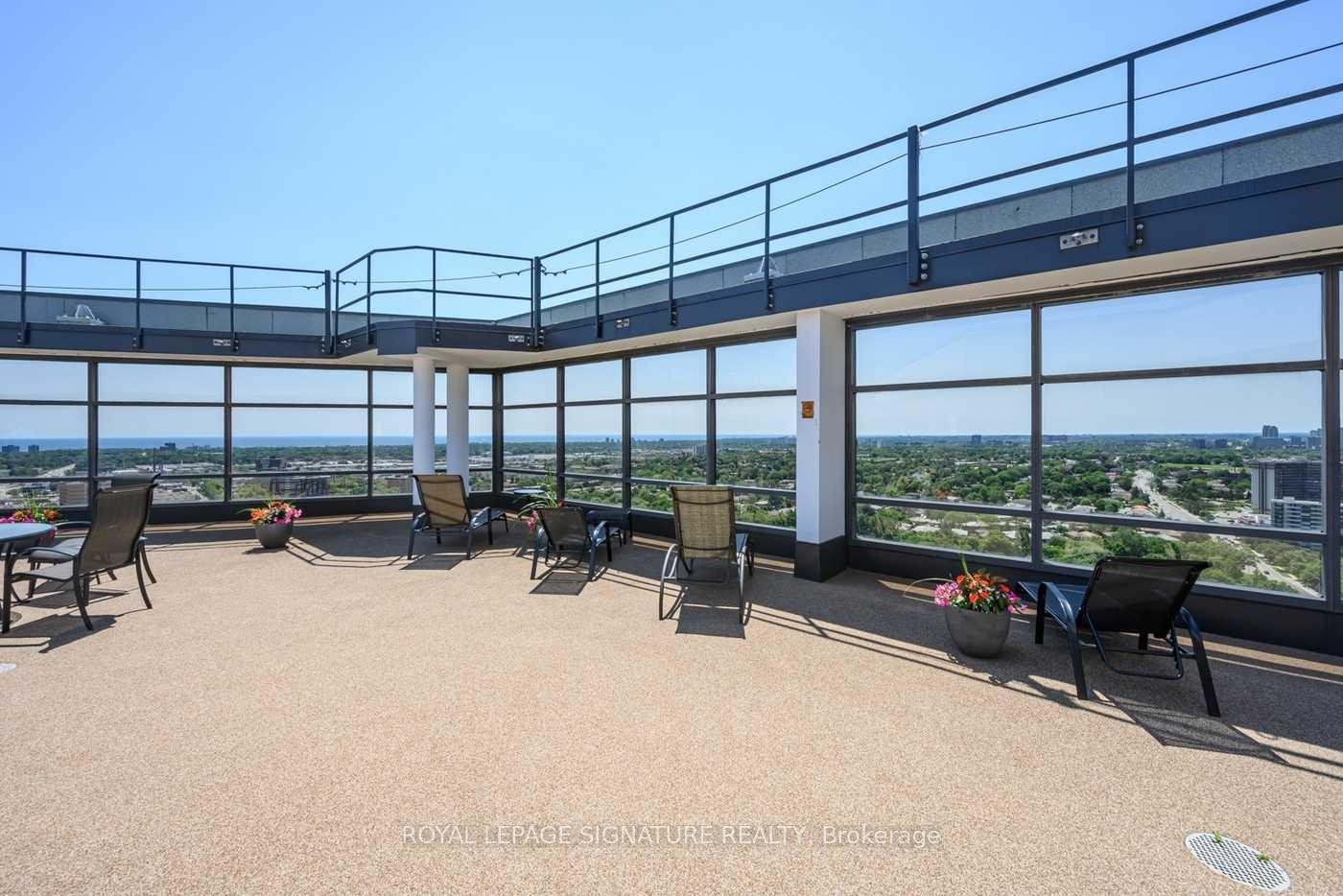 306-1300 Bloor Street, Mississauga, ON - With View
