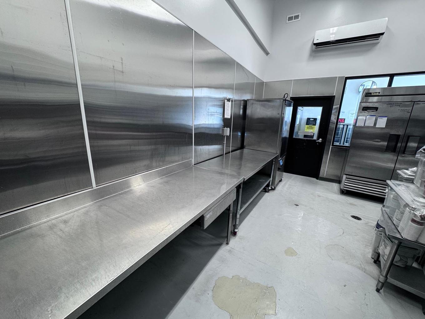 200 Red River Road, Thunder Bay, ON