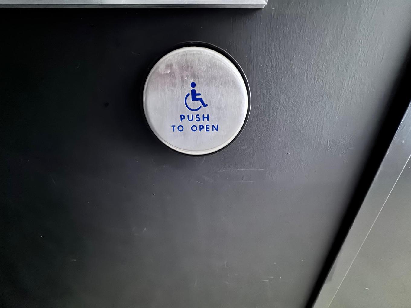 200 Red River Road, Thunder Bay, ON