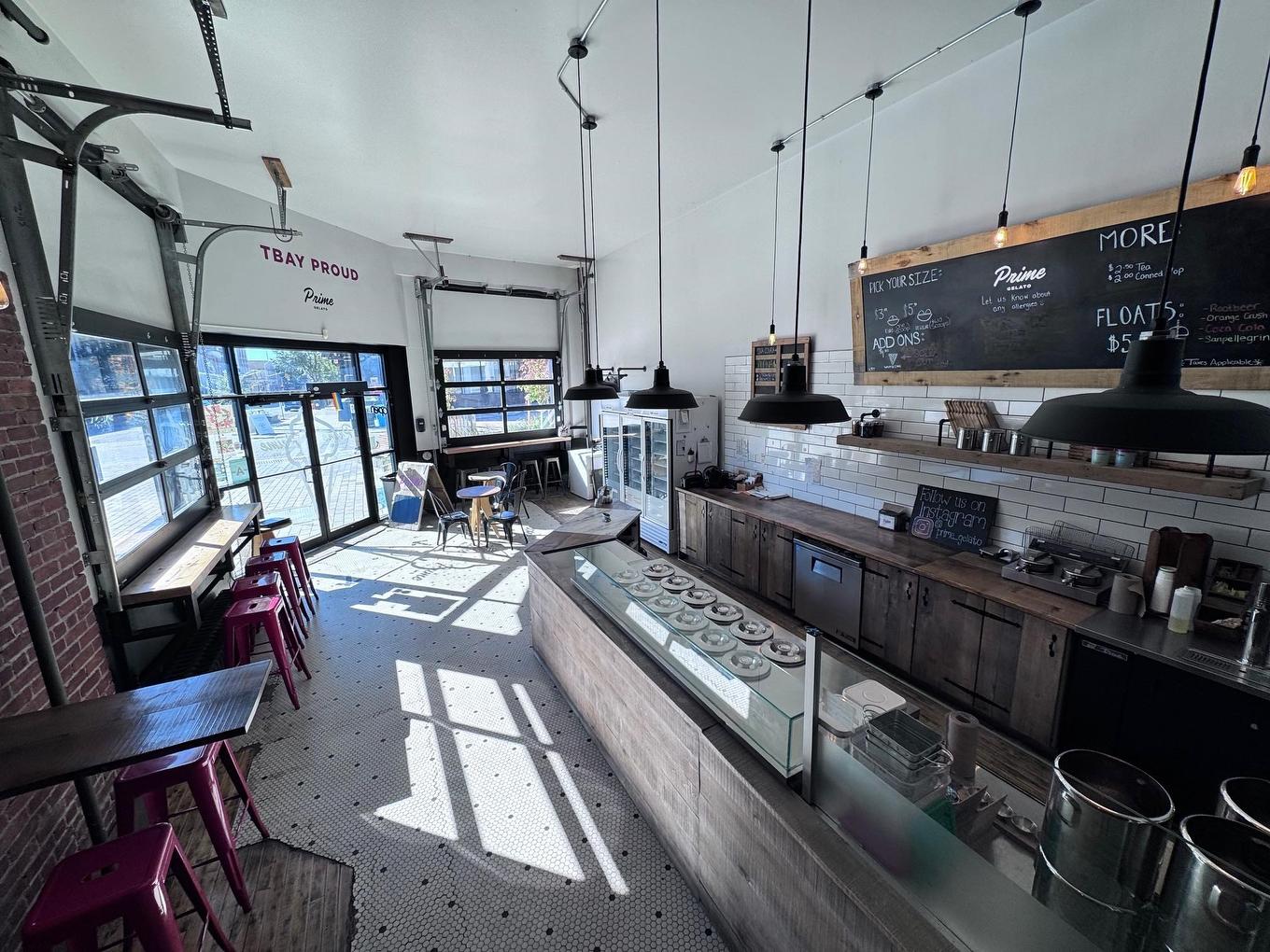 200 Red River Road, Thunder Bay, ON