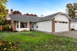 111 McKinstry Rd Duncan, BC V9L 5E4