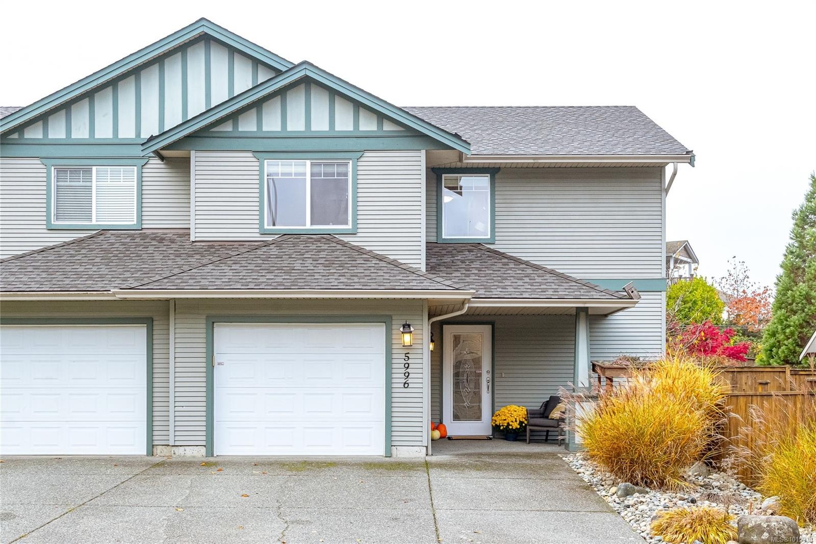 5996 Rockridge Rd, Duncan, BC - Outdoor With Exterior