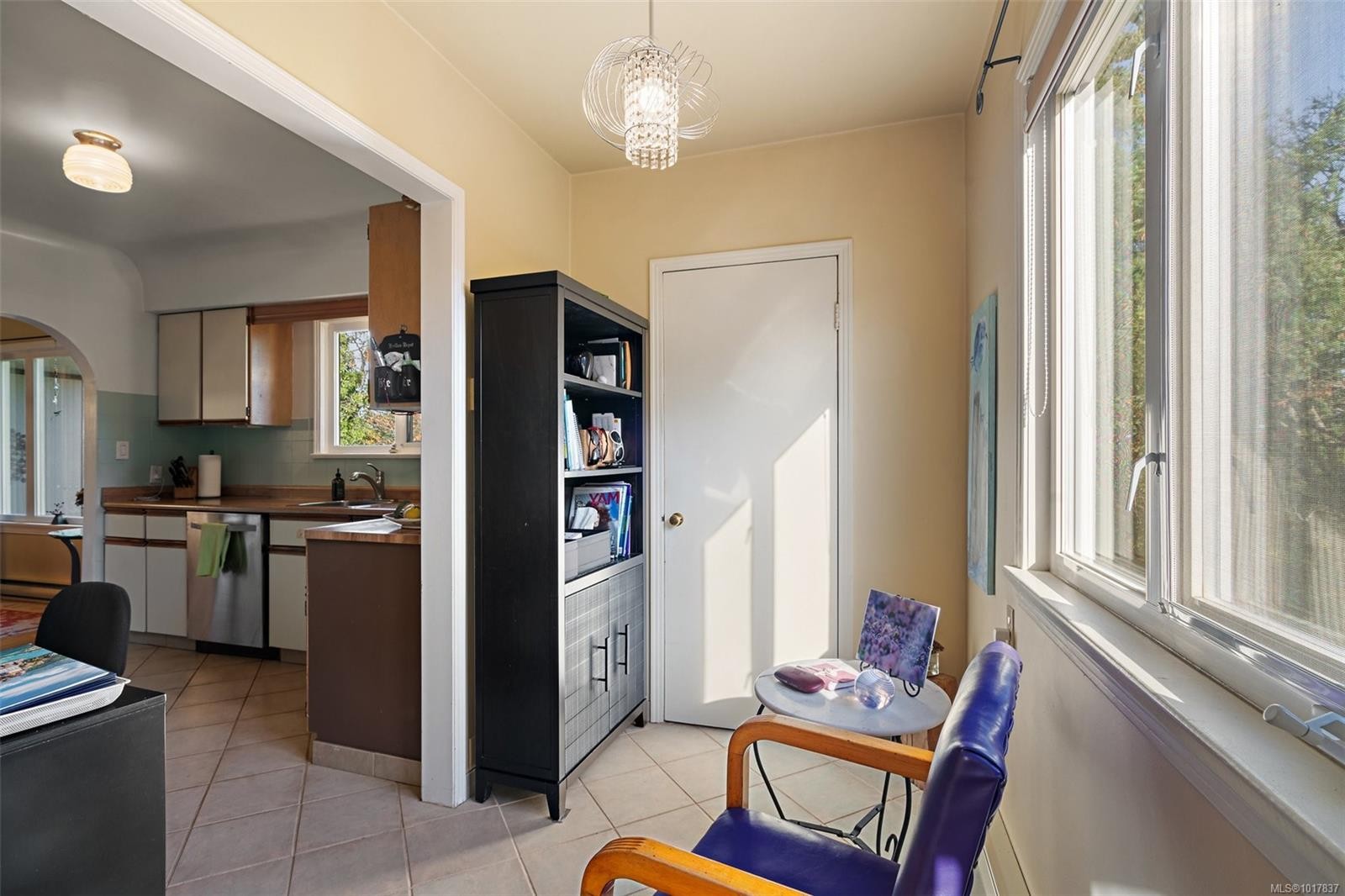 943 Selkirk Ave, Esquimalt, BC