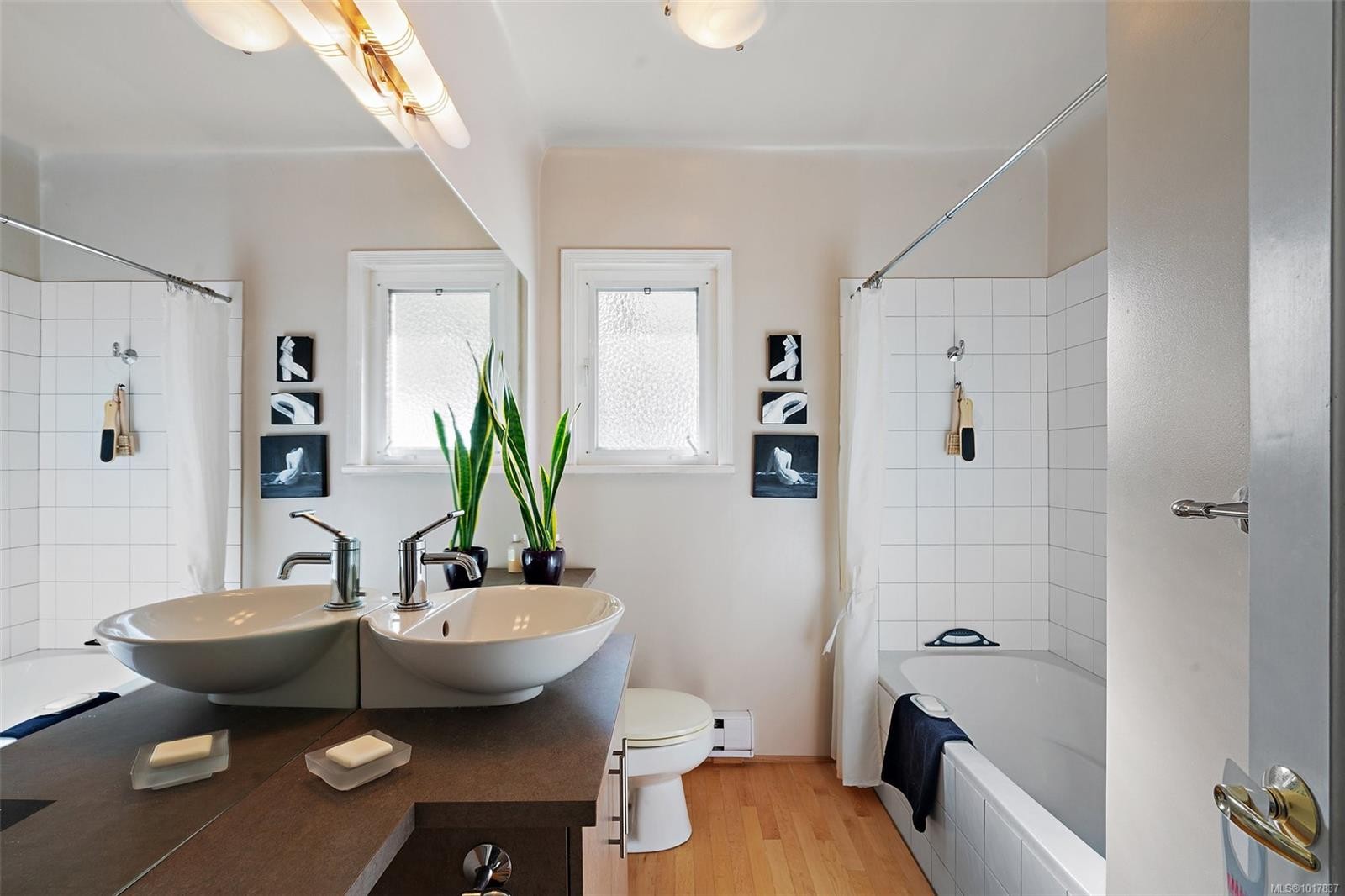 943 Selkirk Ave, Esquimalt, BC