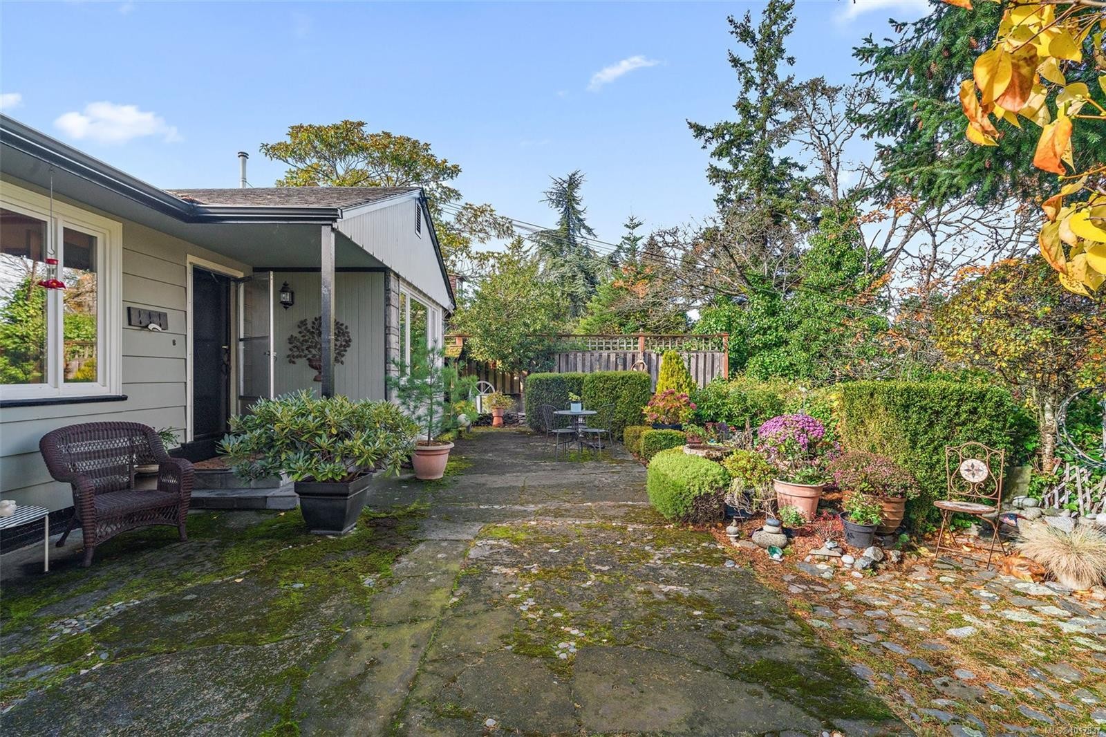 943 Selkirk Ave, Esquimalt, BC