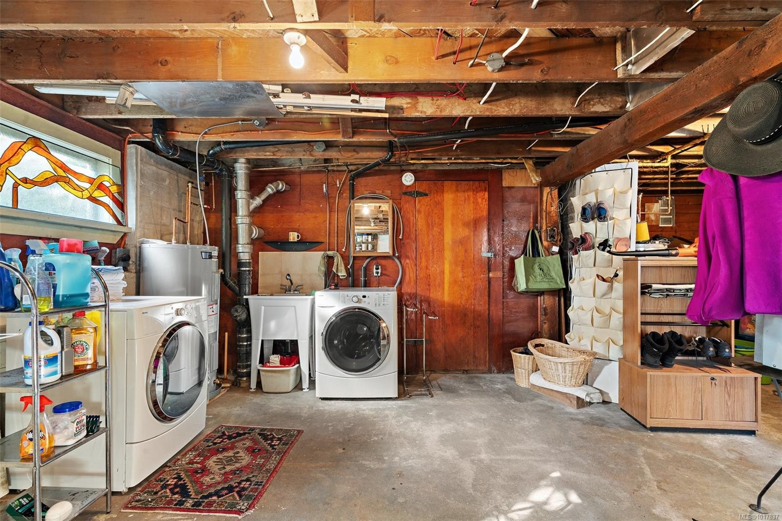 943 Selkirk Ave, Esquimalt, BC