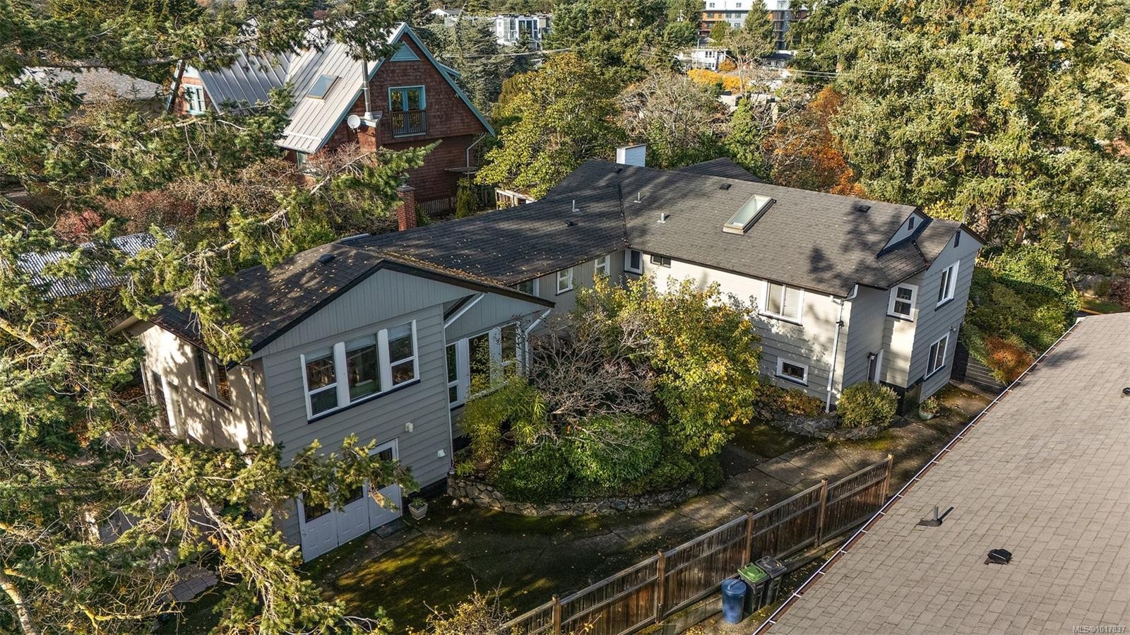 943 Selkirk Ave, Esquimalt, BC