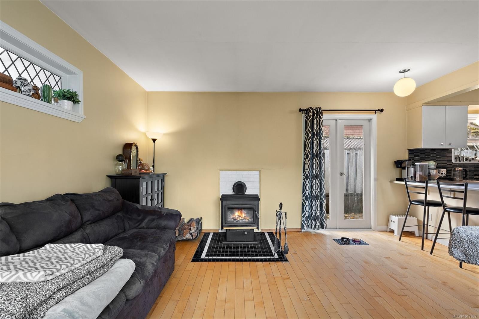 943 Selkirk Ave, Esquimalt, BC