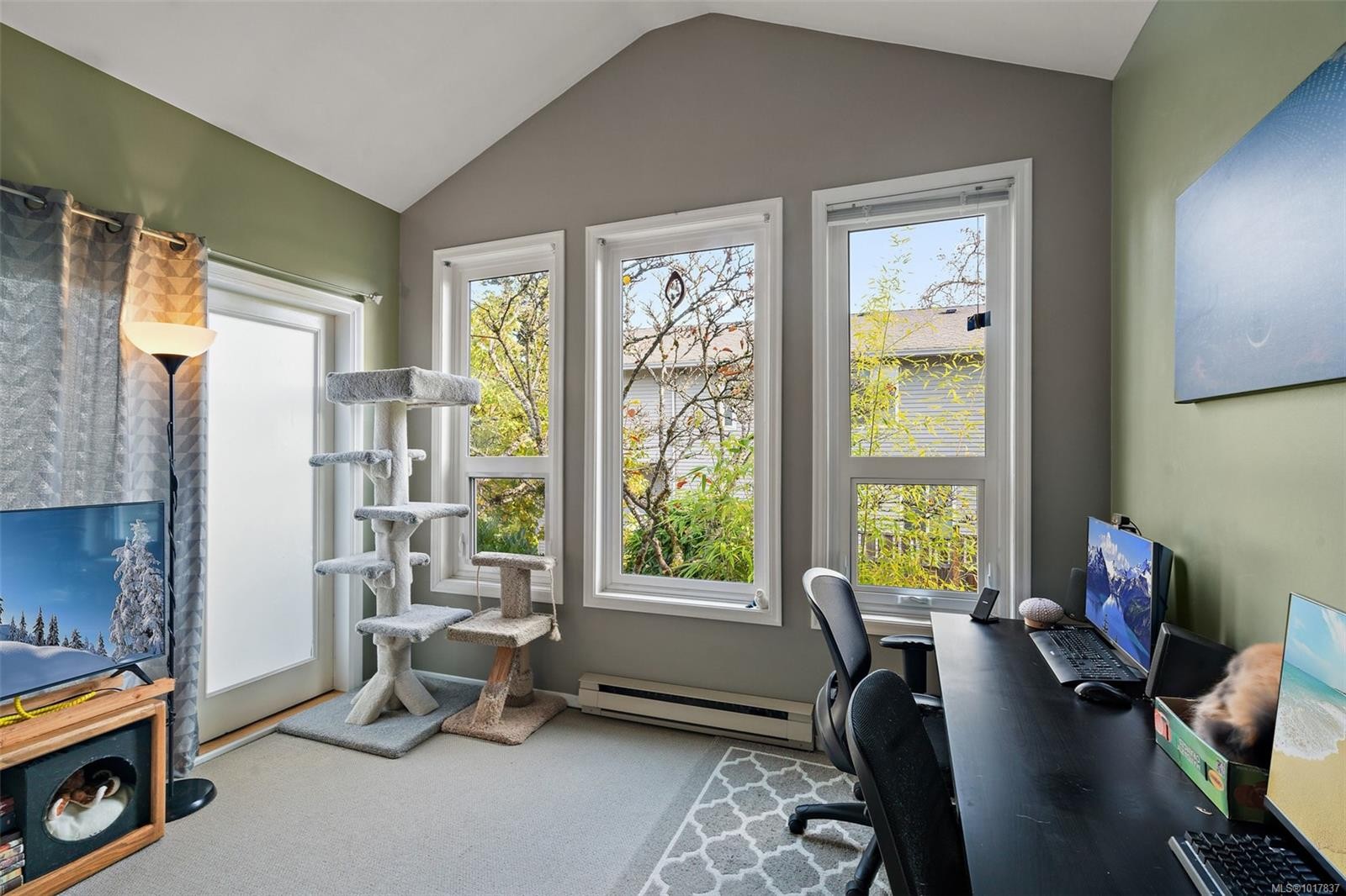 943 Selkirk Ave, Esquimalt, BC