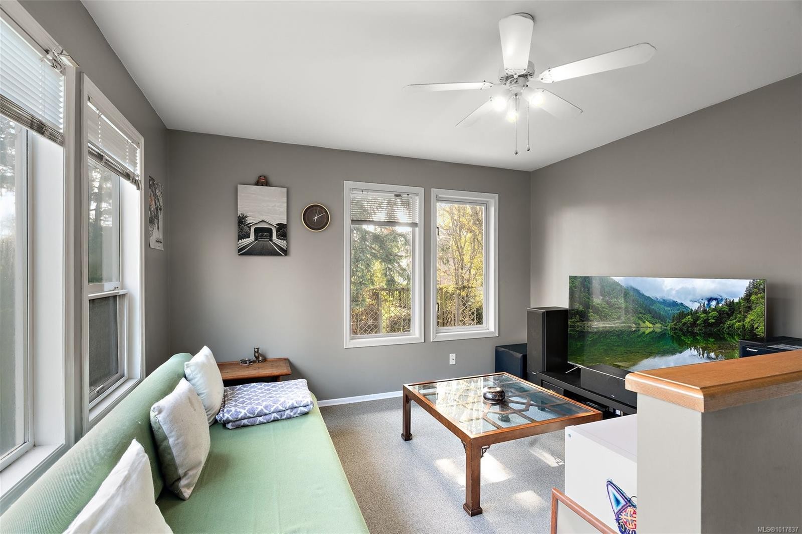 943 Selkirk Ave, Esquimalt, BC