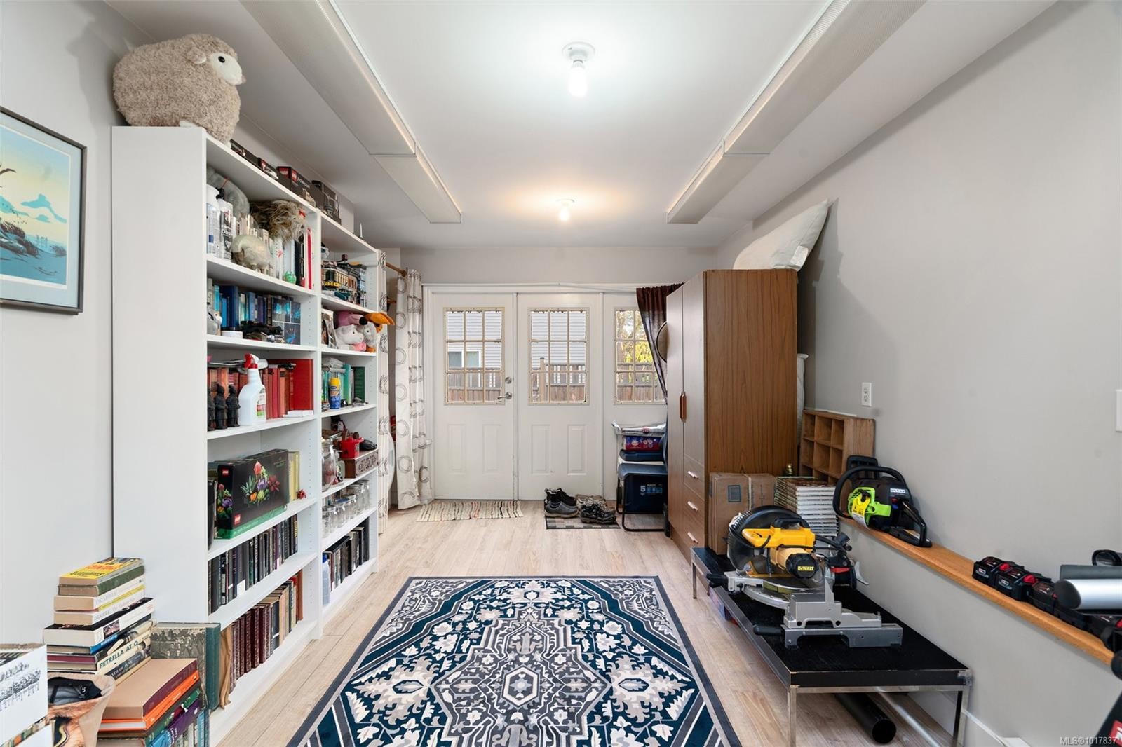 943 Selkirk Ave, Esquimalt, BC