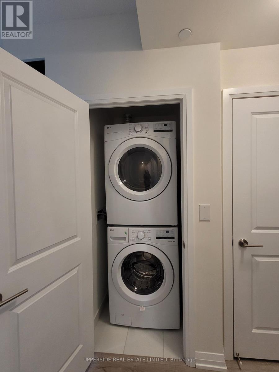 1521 - 3270 Sheppard Avenue E, Toronto, ON - Indoor Photo Showing Laundry Room
