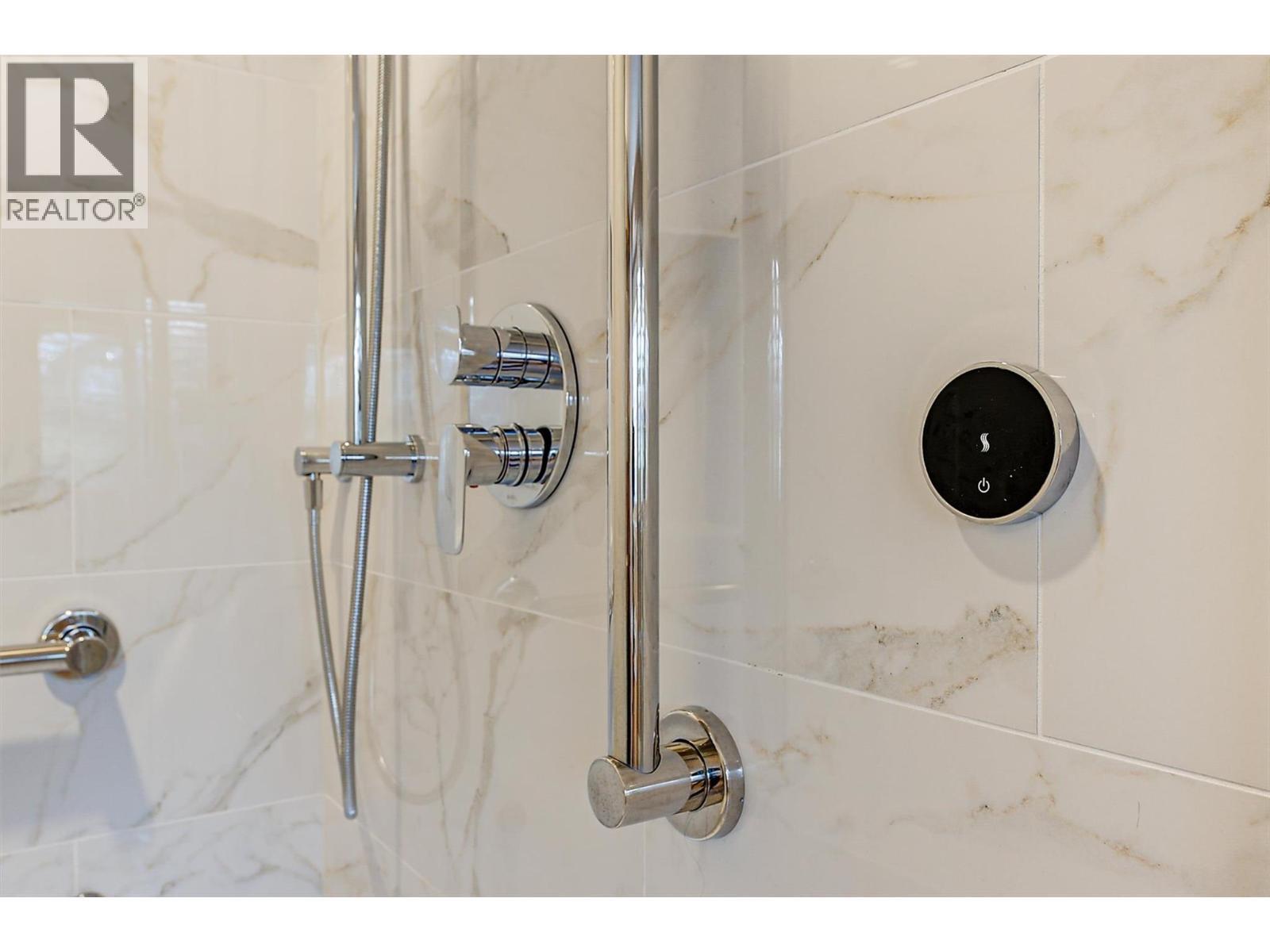 3275 Merlot Court, West Kelowna, BC - Indoor Photo Showing Bathroom