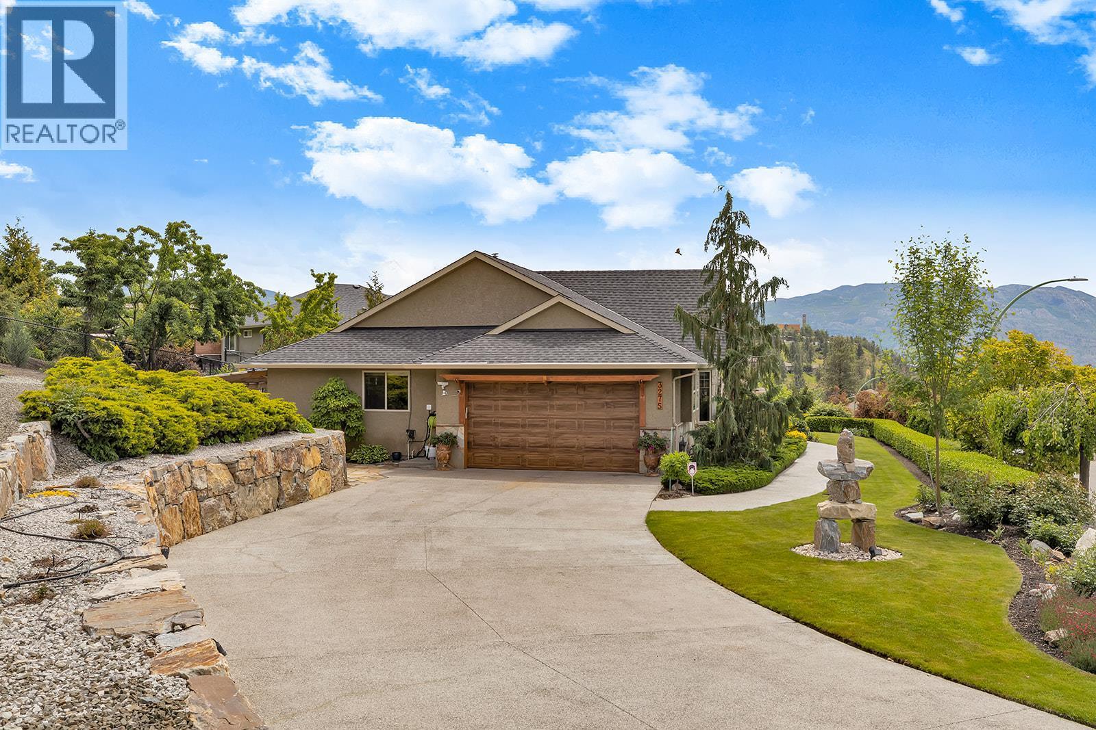 3275 Merlot Court, West Kelowna, BC - Outdoor