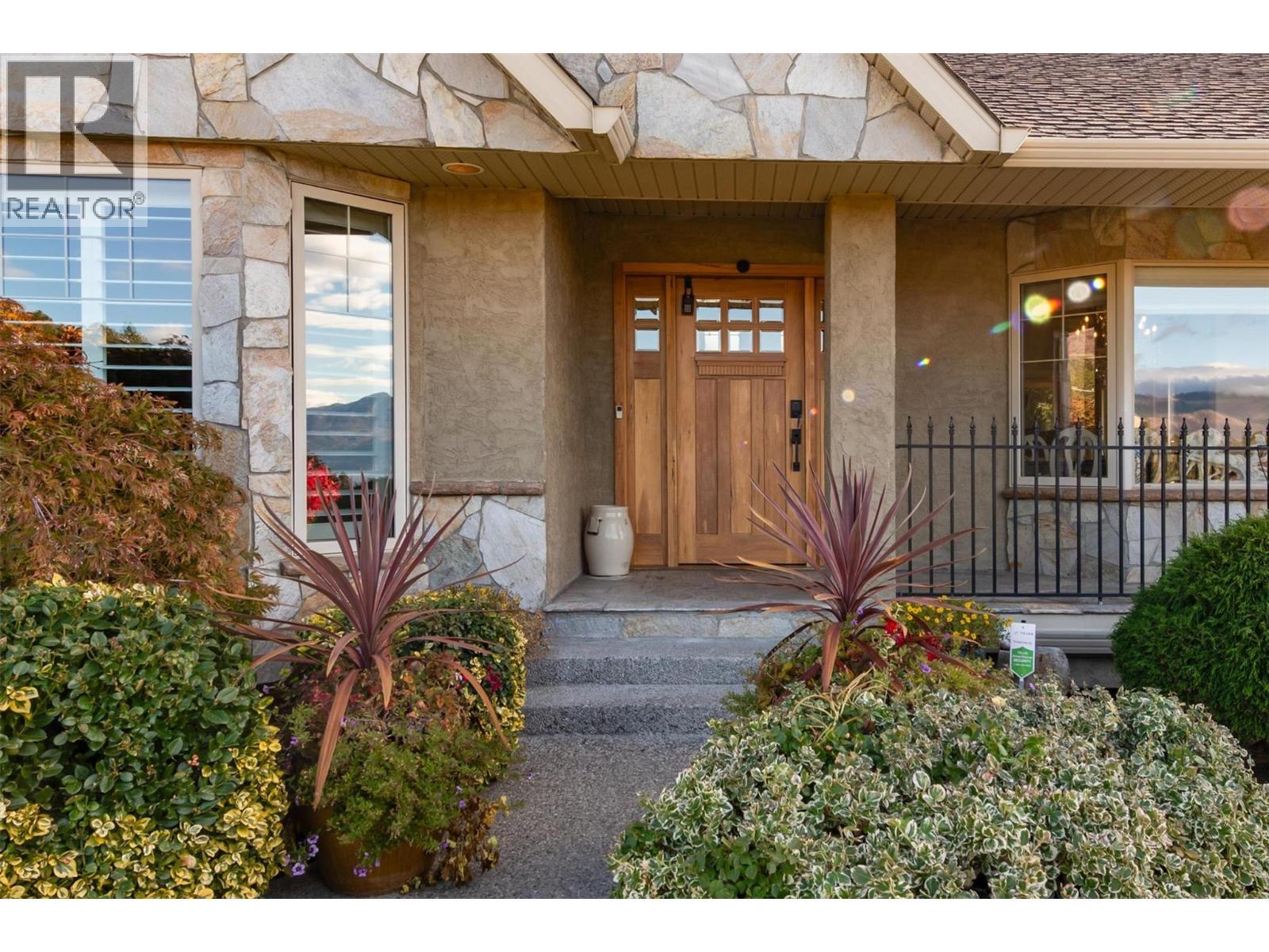 3275 Merlot Court, West Kelowna, BC - Outdoor