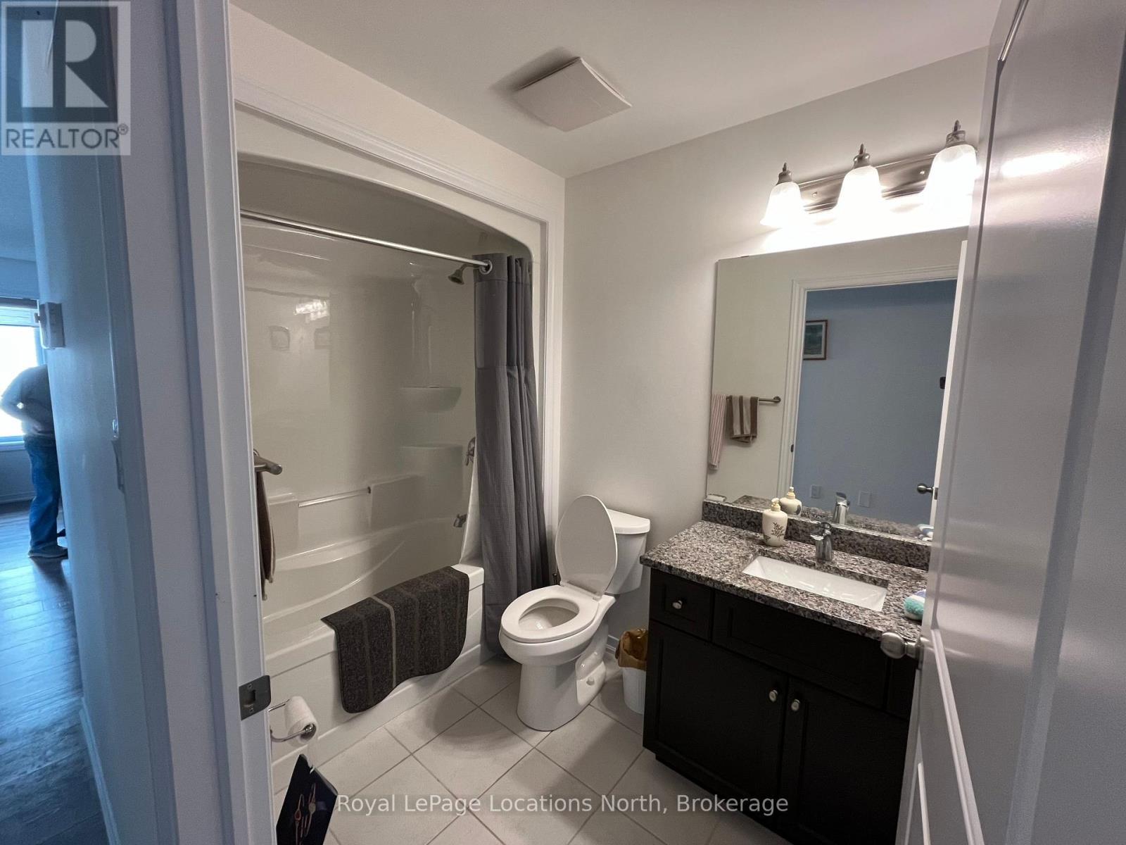66 Hughes Street, Collingwood, ON - Indoor Photo Showing Bathroom