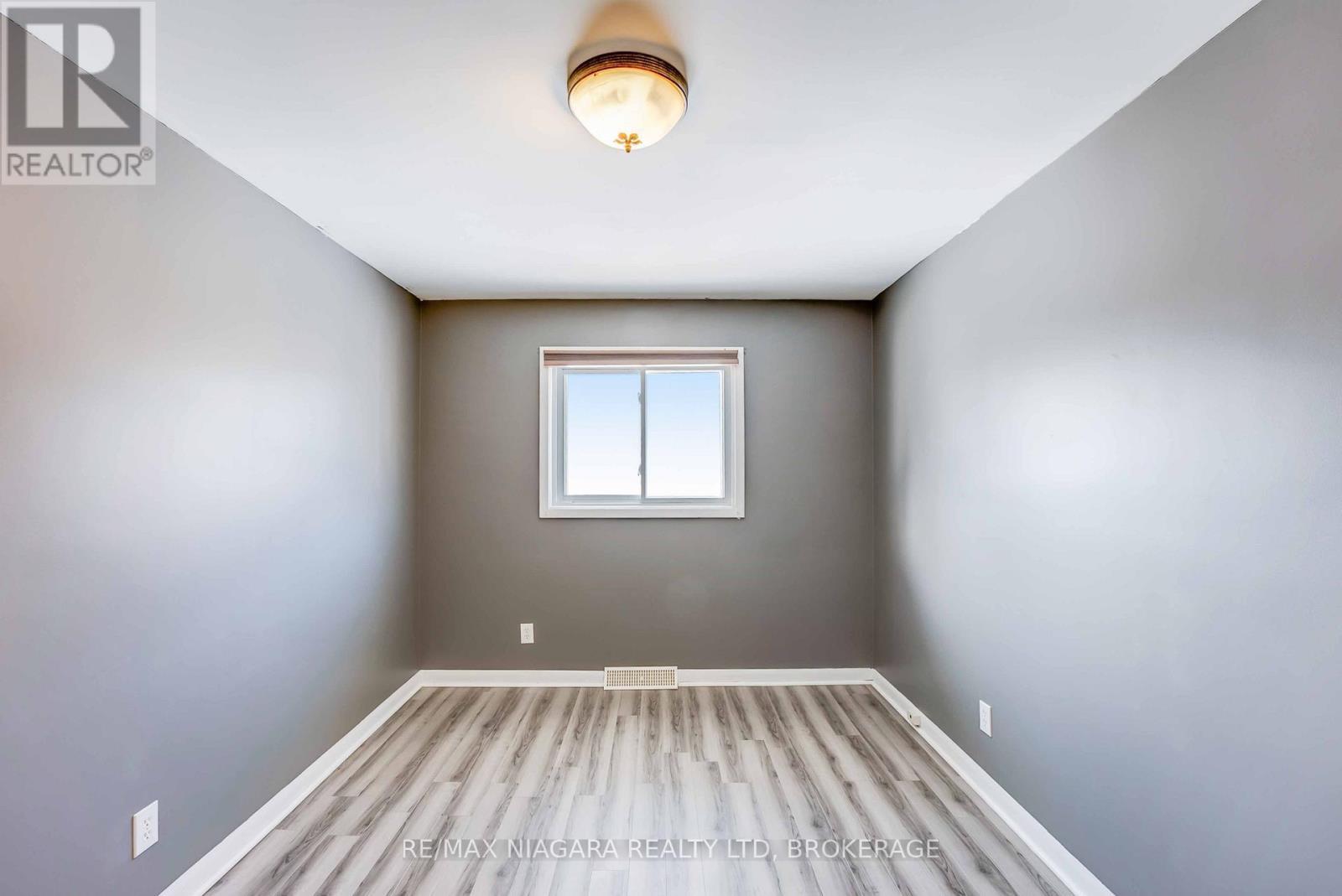 Main Level - 144 Elm Street, Port Colborne (Sugarloaf), ON - Indoor Photo Showing Other Room