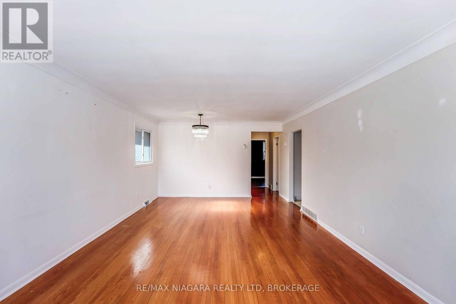 Main Level - 144 Elm Street, Port Colborne (Sugarloaf), ON - Indoor Photo Showing Other Room