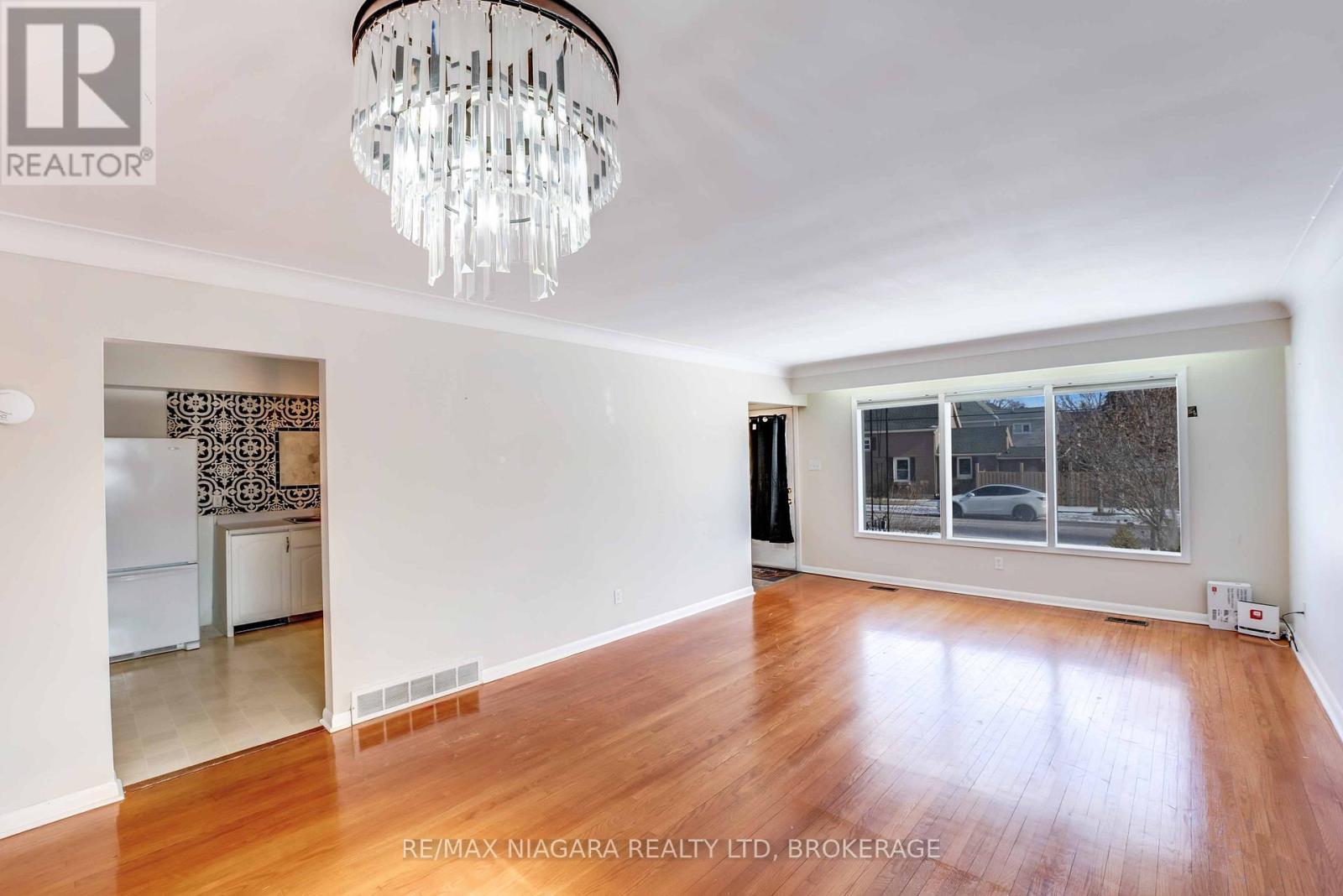 Main Level - 144 Elm Street, Port Colborne (Sugarloaf), ON - Indoor Photo Showing Other Room