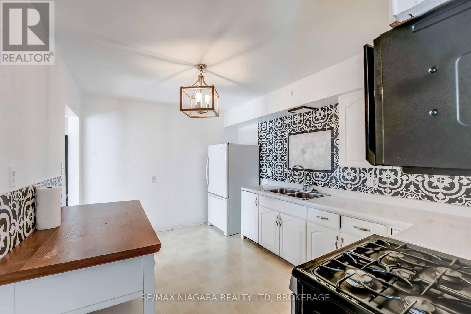 Main Level - 144 Elm Street, Port Colborne (Sugarloaf), ON - Indoor