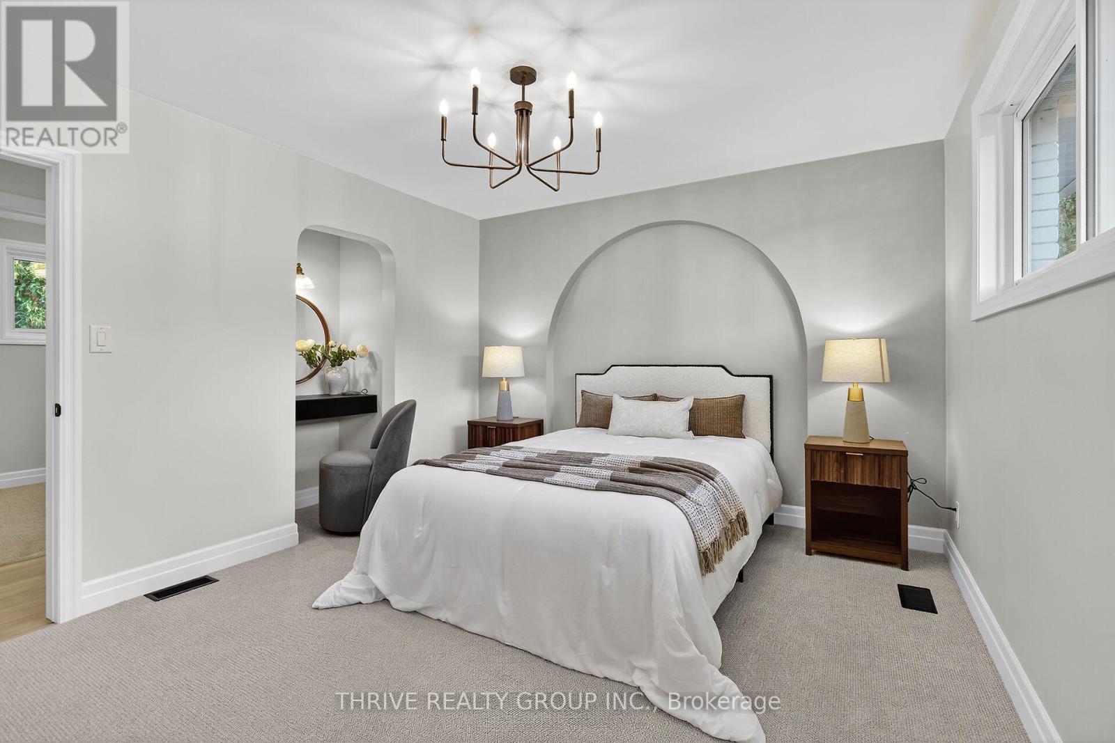 22639 Troops Road, Strathroy-Caradoc (Mount Brydges), ON - Indoor Photo Showing Bedroom