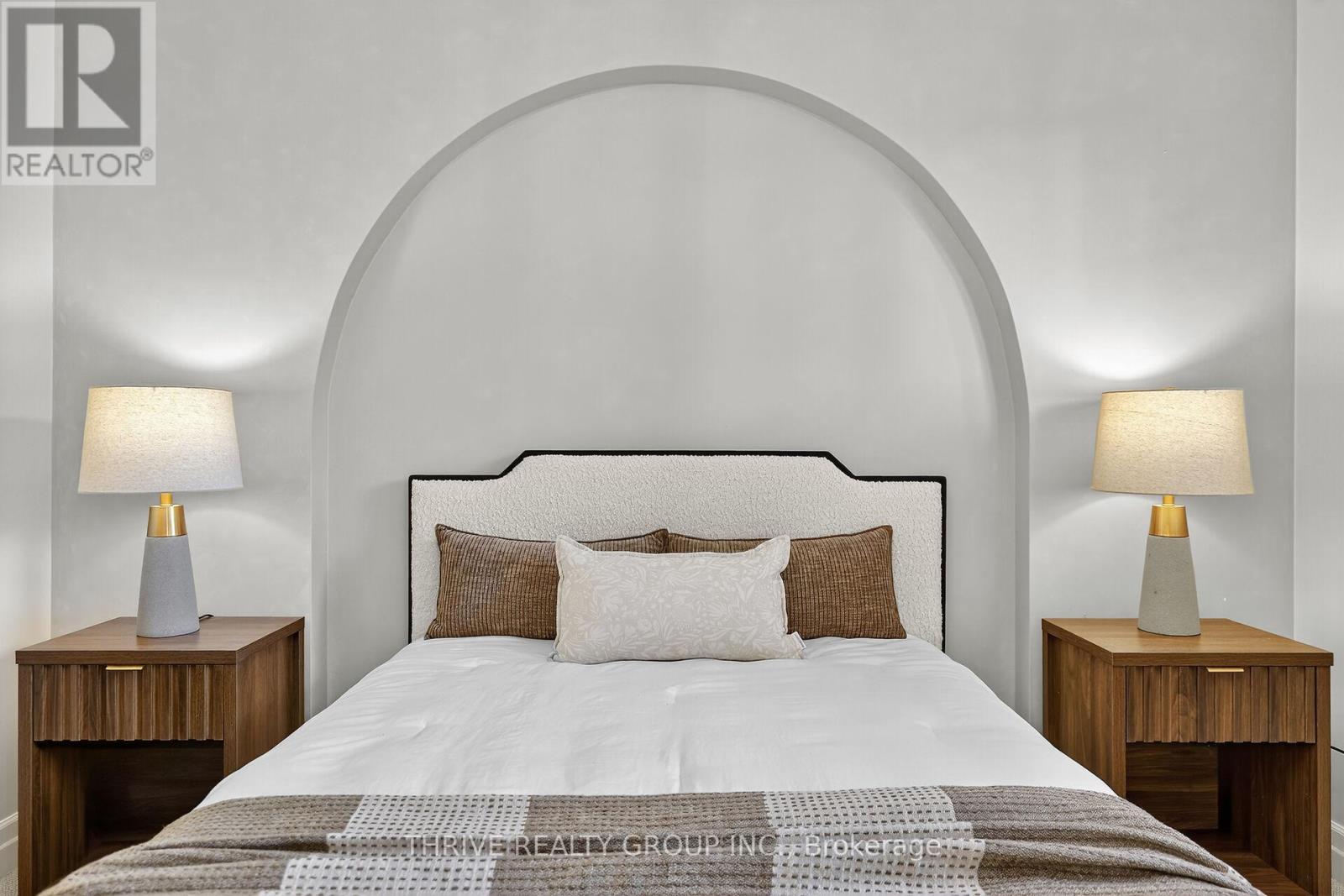 22639 Troops Road, Strathroy-Caradoc (Mount Brydges), ON - Indoor Photo Showing Bedroom