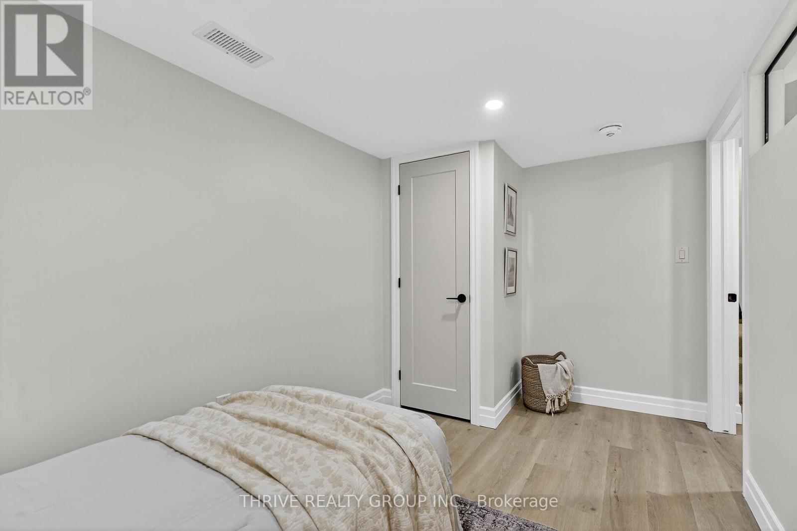 22639 Troops Road, Strathroy-Caradoc (Mount Brydges), ON - Indoor Photo Showing Bedroom