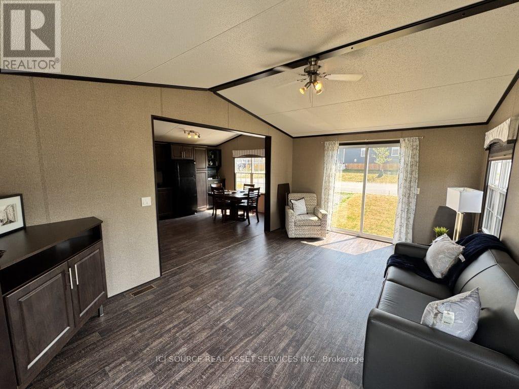 Sal024 - 1235 Villiers Line, Otonabee-South Monaghan, ON - Indoor Photo Showing Living Room