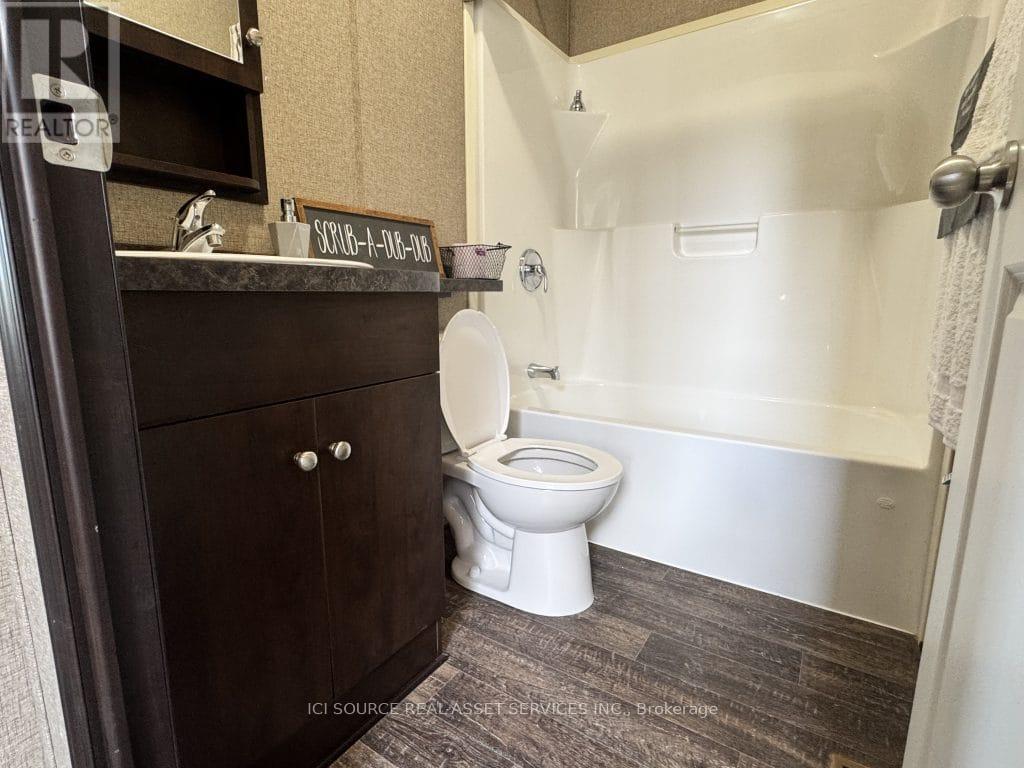 Sal024 - 1235 Villiers Line, Otonabee-South Monaghan, ON - Indoor Photo Showing Bathroom