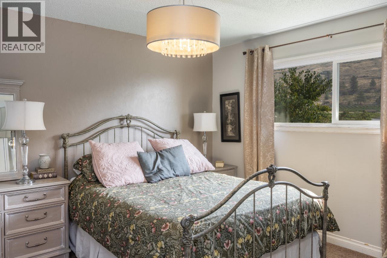 1116 Naramata Road, Penticton, BC - Indoor Photo Showing Bedroom