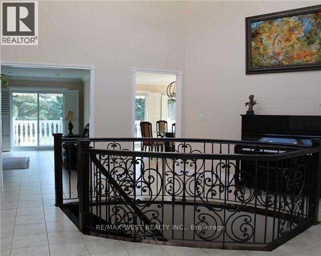 90 Stephanie Boulevard, Vaughan, ON - Indoor Photo Showing Other Room