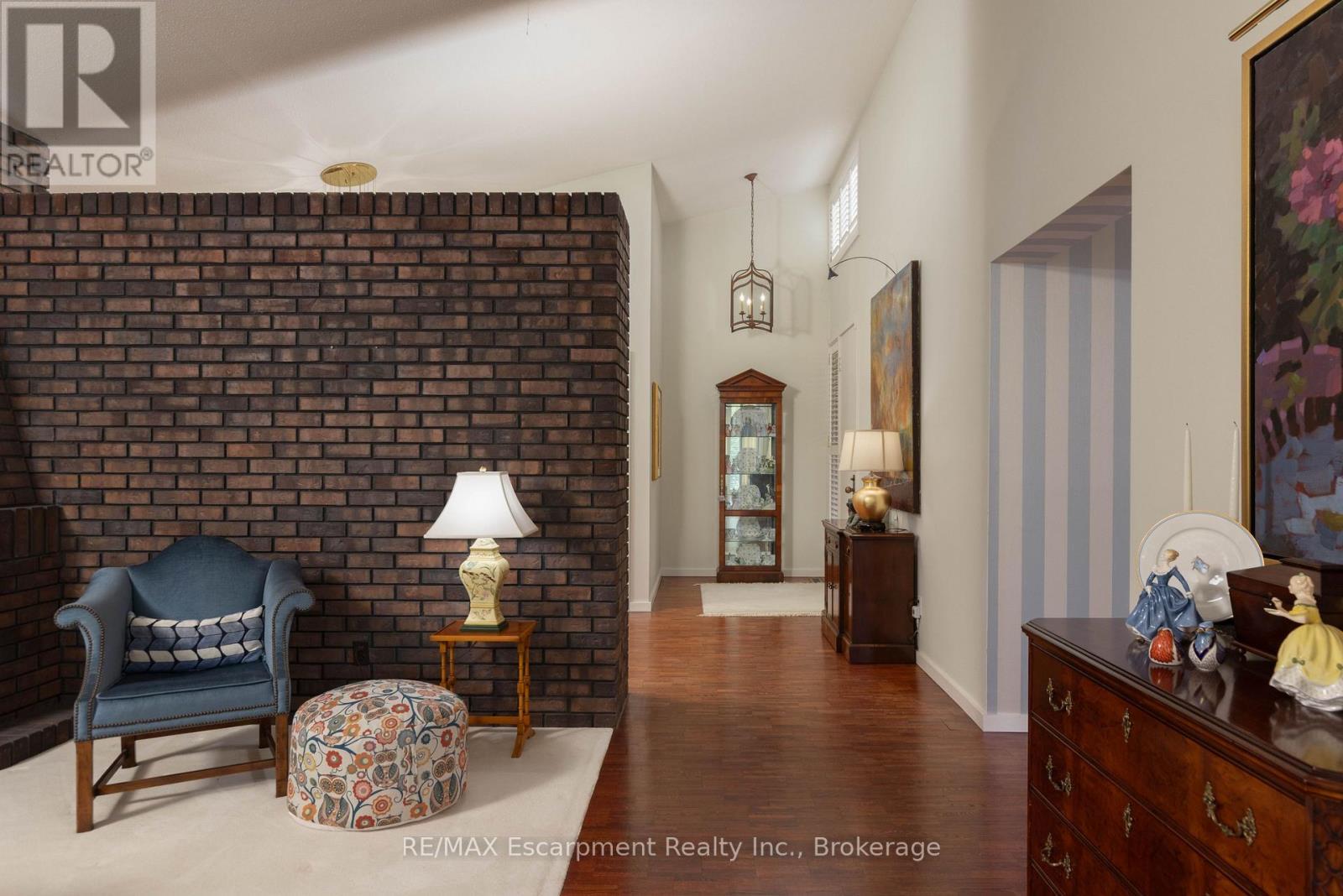 1168 Carey Road, Oakville (Mo Morrison), ON - Indoor Photo Showing Living Room