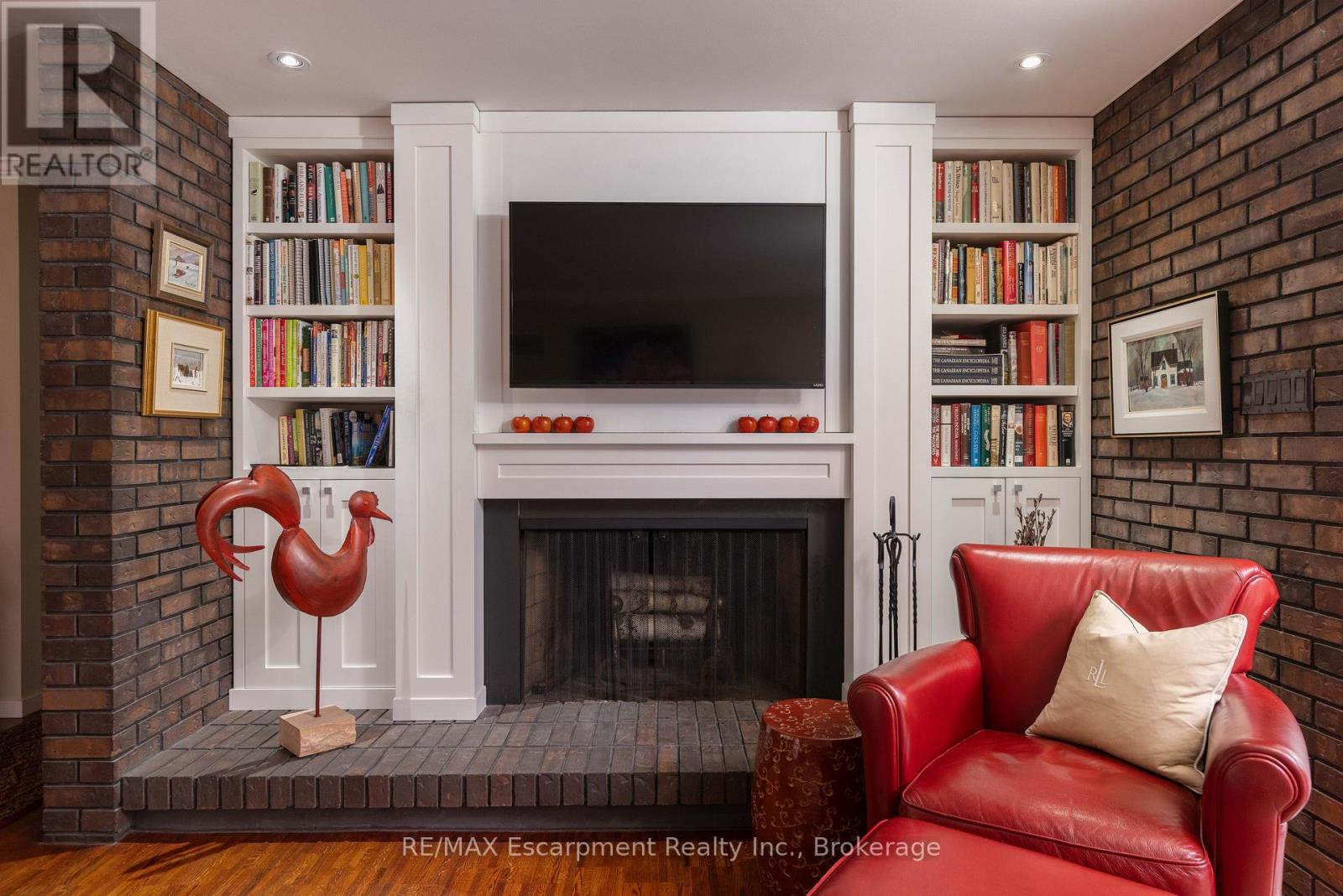 1168 Carey Road, Oakville (Mo Morrison), ON - Indoor Photo Showing Living Room With Fireplace