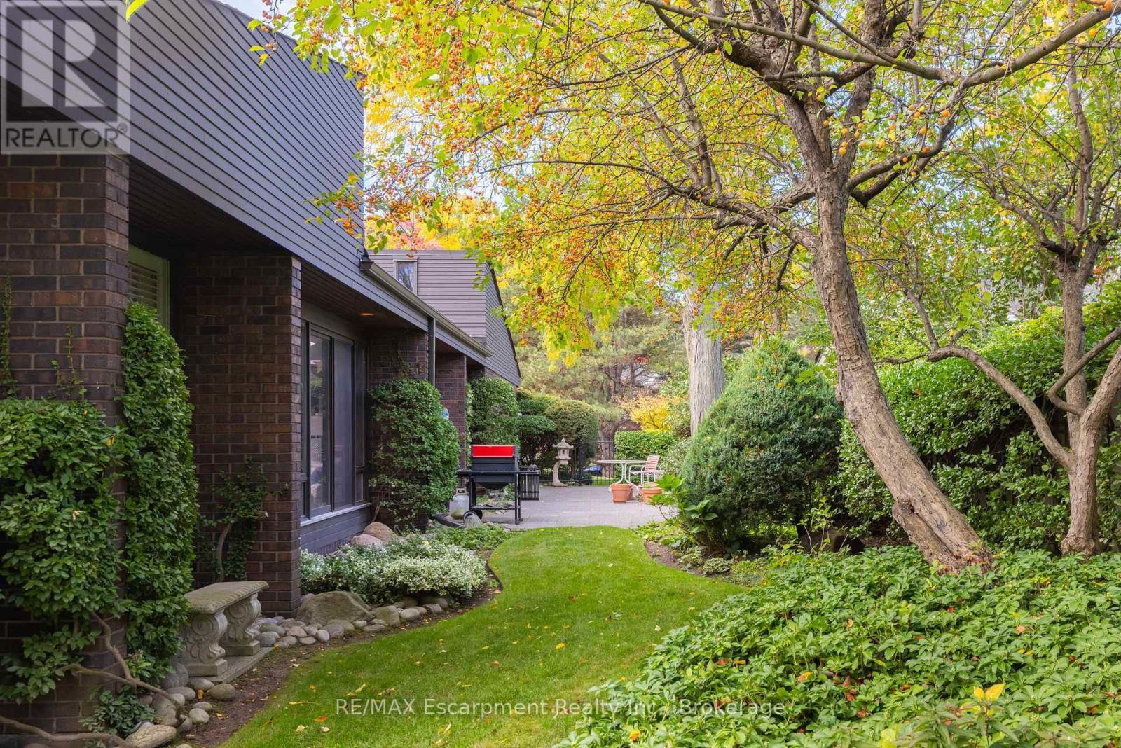 1168 Carey Road, Oakville (Mo Morrison), ON - Outdoor