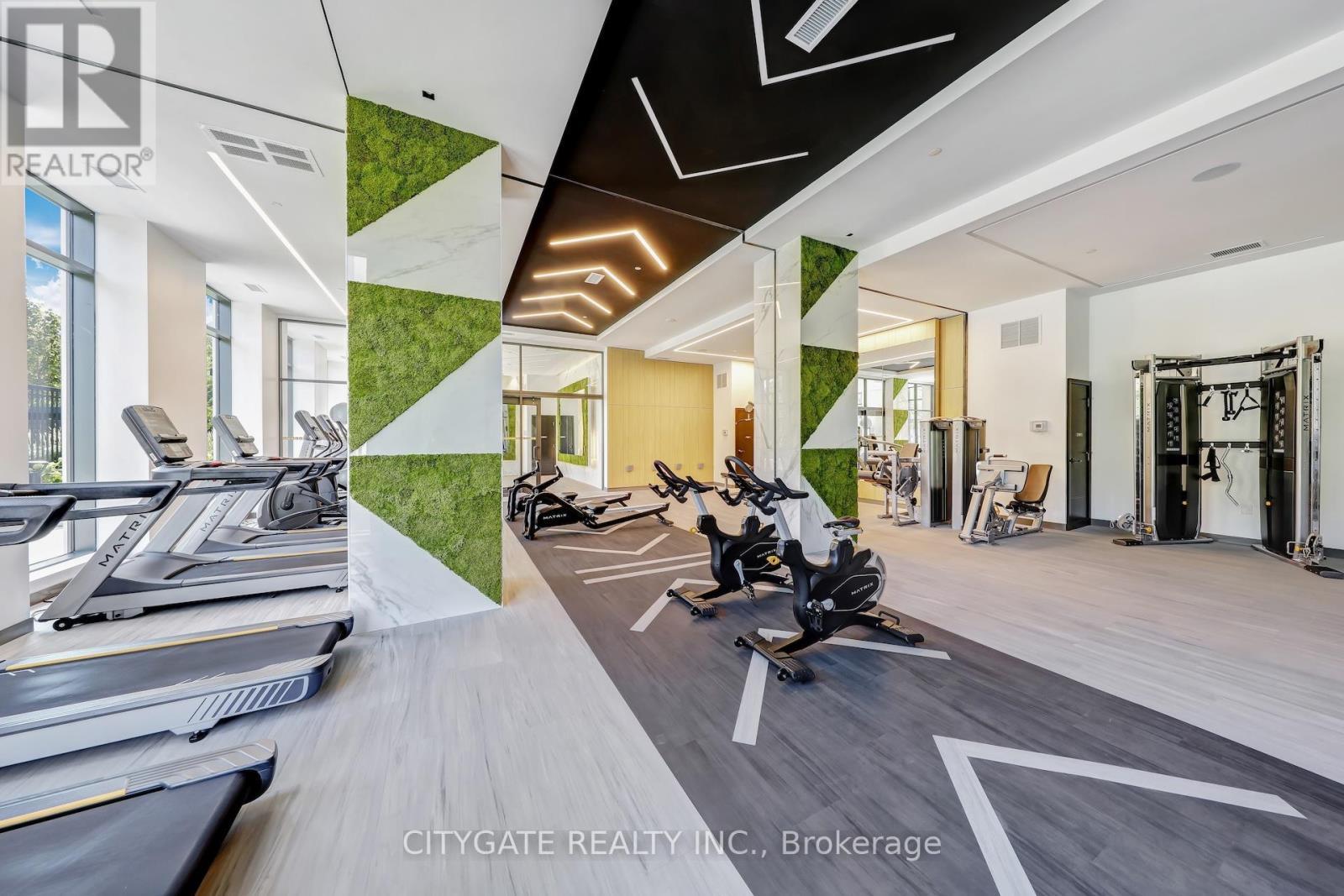 1610 - 202 Burnhamthorpe Road E, Mississauga, ON - Indoor Photo Showing Gym Room