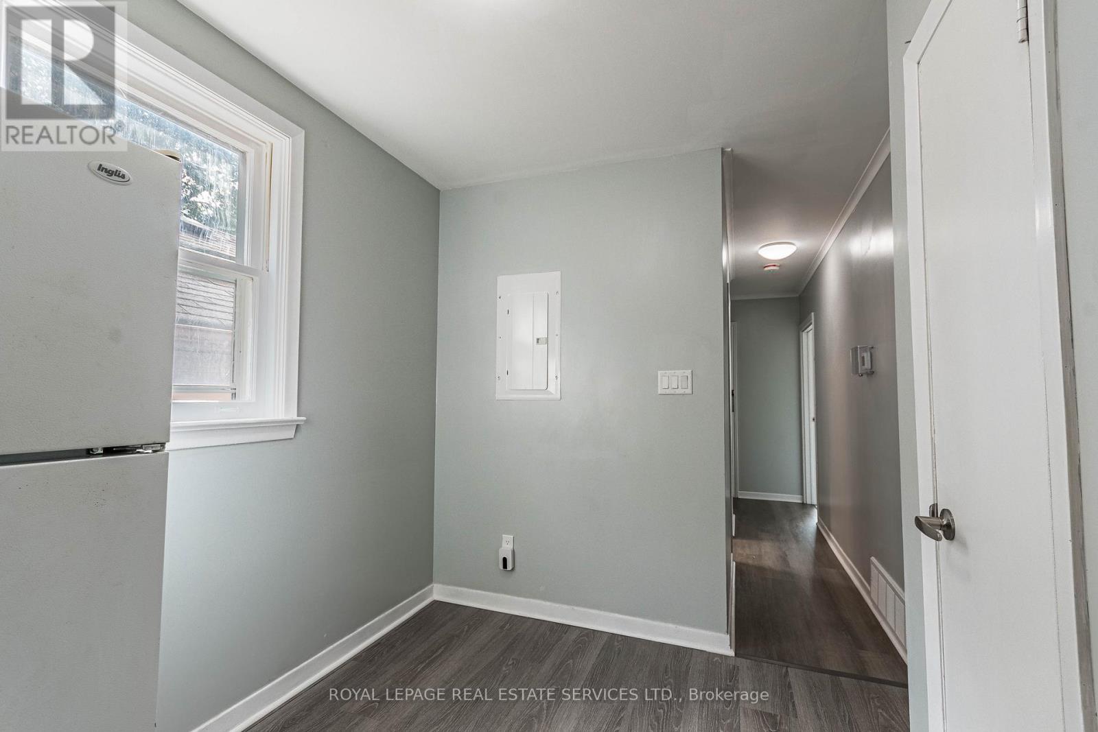 Main - 144 Lake Crescent, Toronto, ON - Indoor Photo Showing Other Room