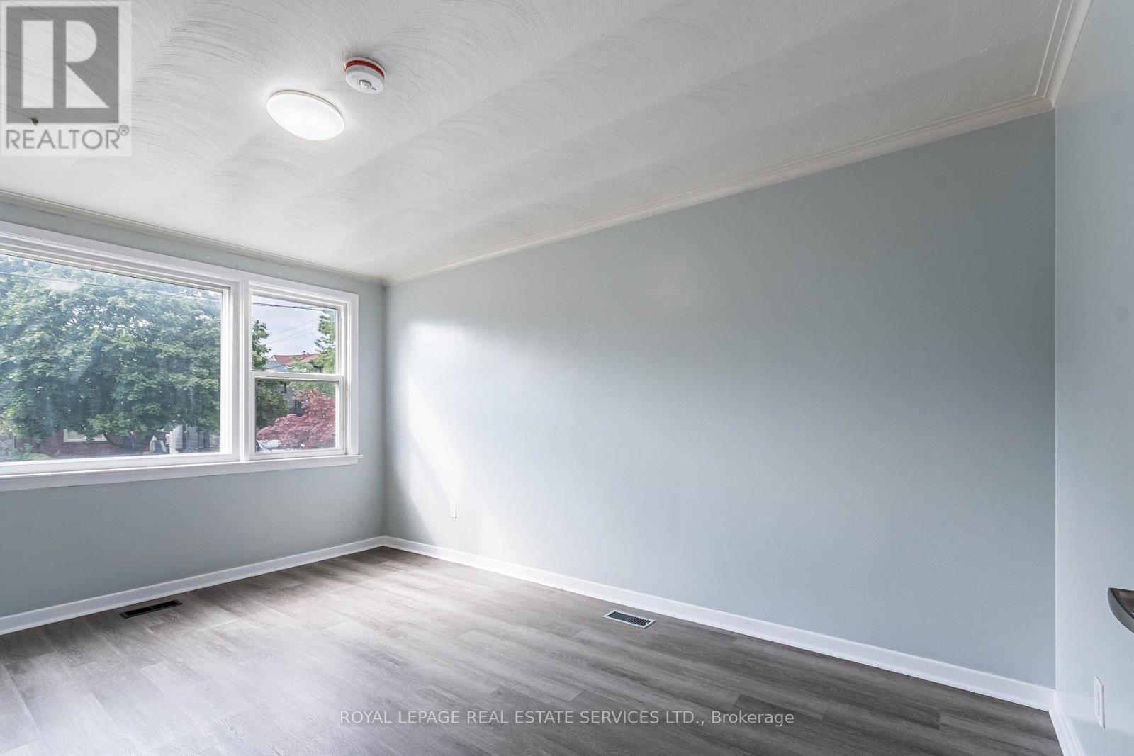 Main - 144 Lake Crescent, Toronto, ON - Indoor Photo Showing Other Room