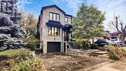 204 MAPLE LEAF DRIVE  Toronto, ON M6L 1P1