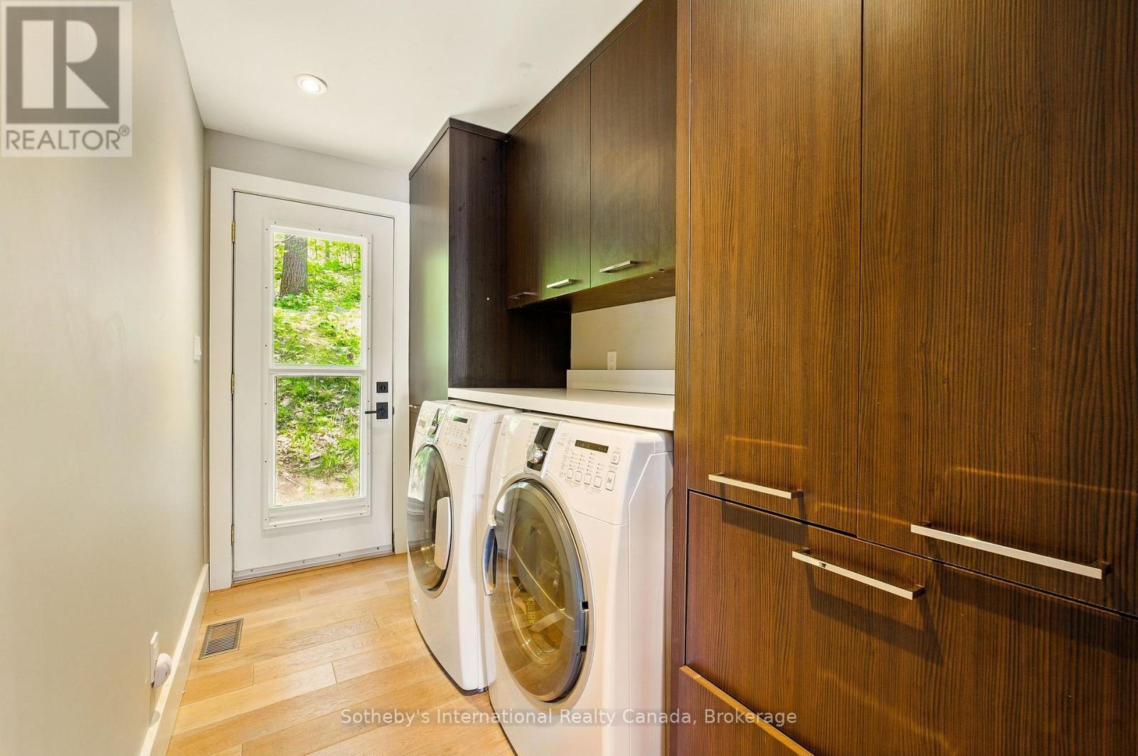 6394 Go Home Lake Shore, Georgian Bay (Gibson), ON - Indoor Photo Showing Laundry Room