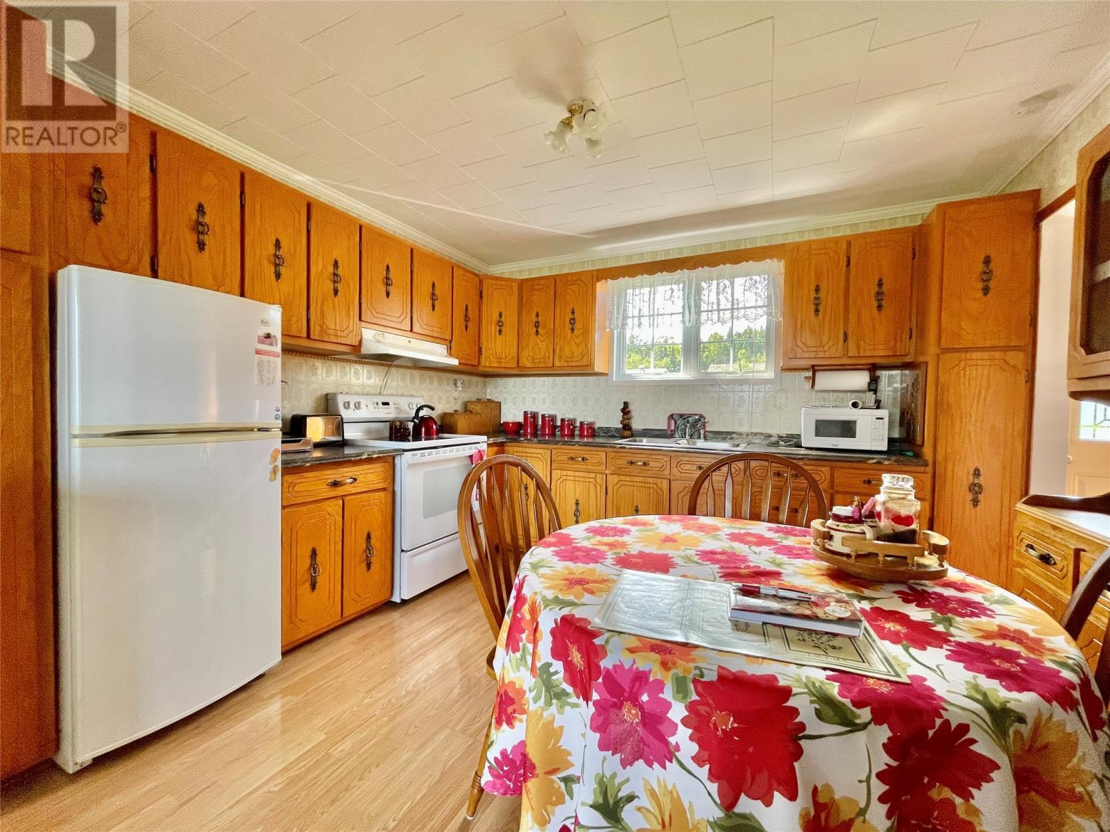 106 Main Street, Charlottetown, NL - Indoor