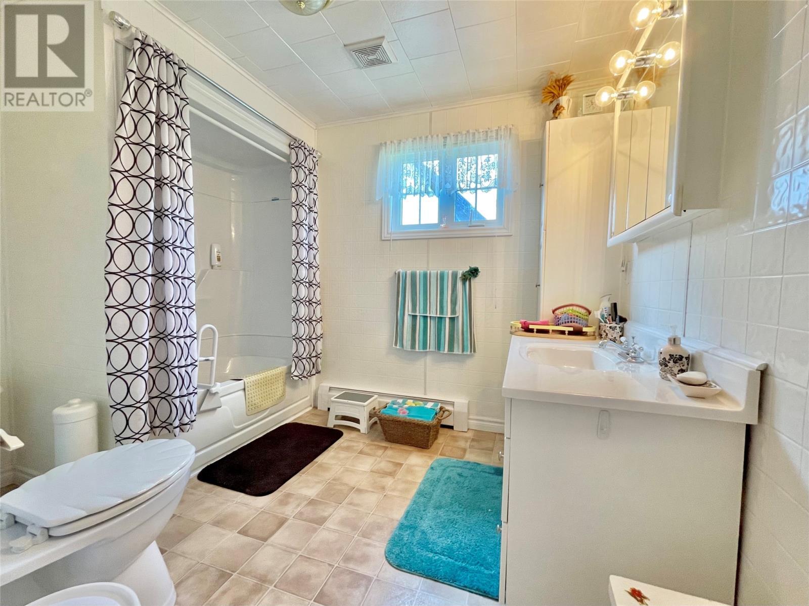 106 Main Street, Charlottetown, NL - Indoor Photo Showing Bathroom