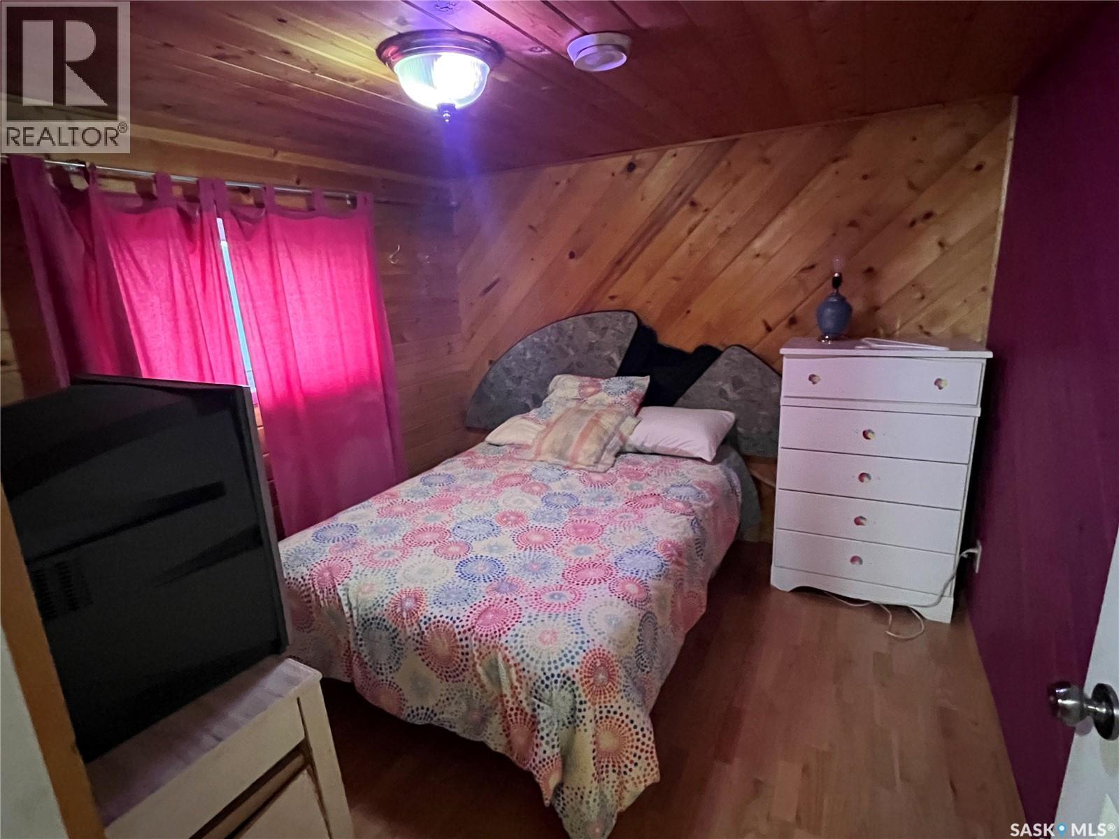 30 Lakeshore Drive, Fishing Lake, SK - Indoor Photo Showing Bedroom