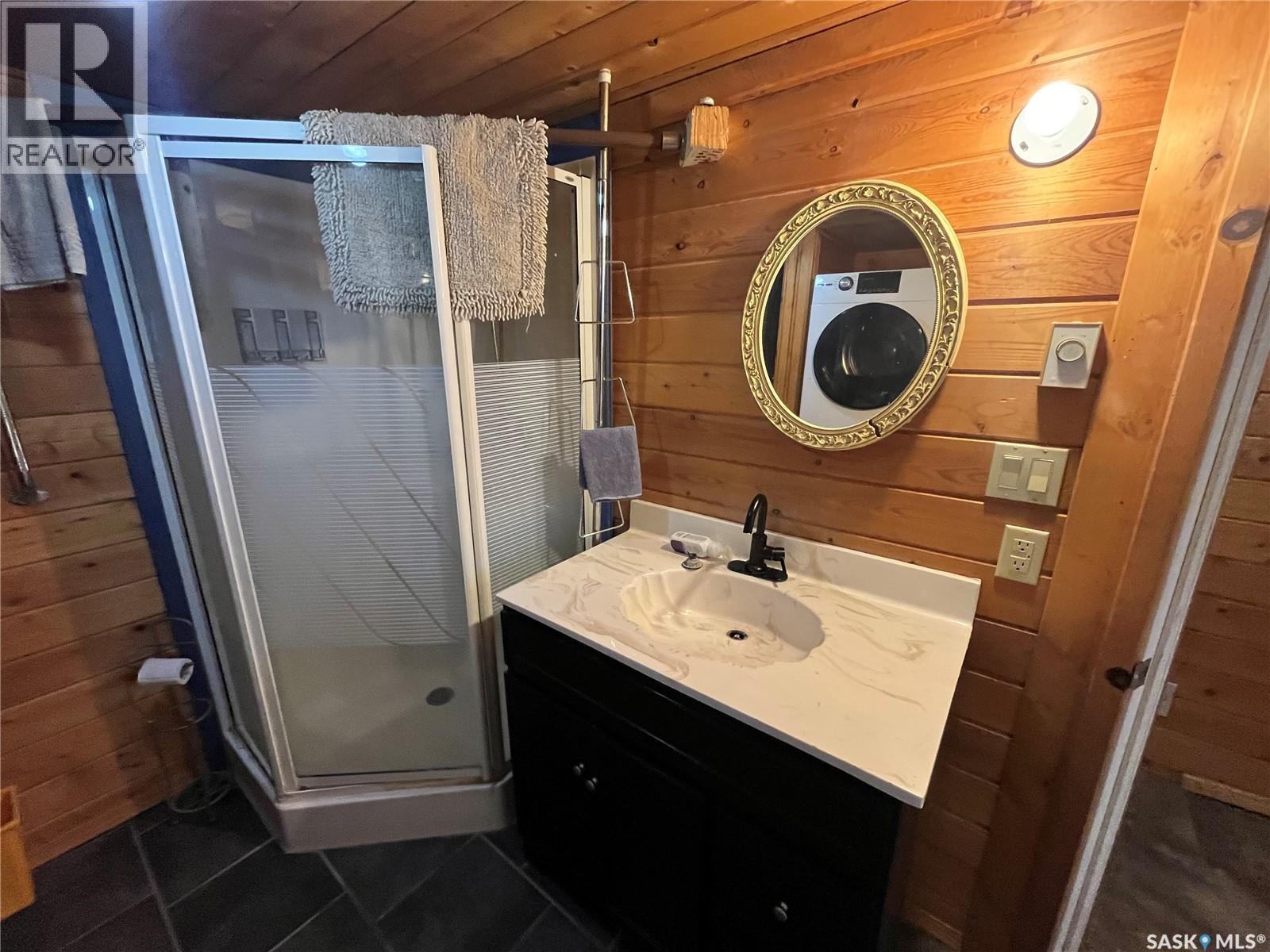 30 Lakeshore Drive, Fishing Lake, SK - Indoor Photo Showing Bathroom