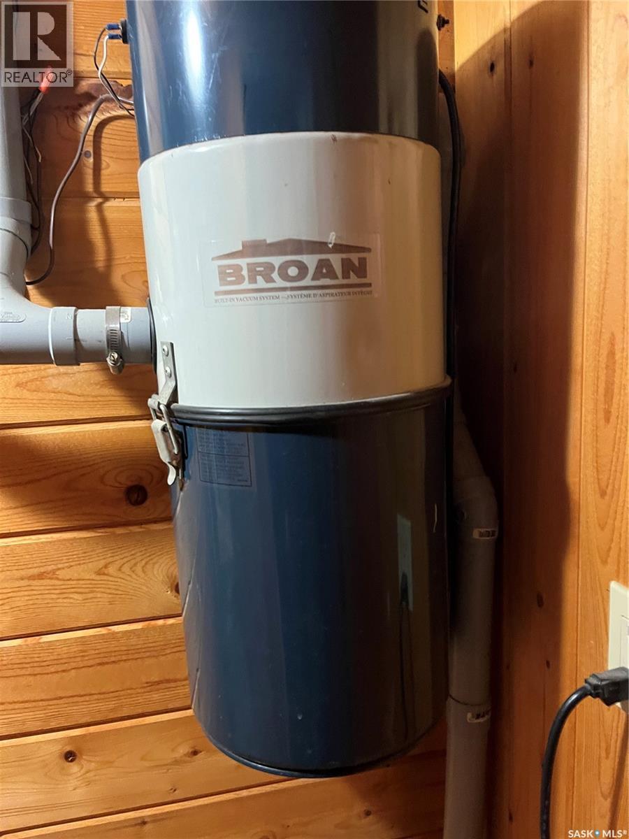 30 Lakeshore Drive, Fishing Lake, SK - Indoor