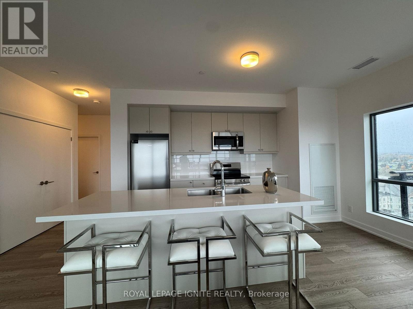 1103 - 55 Clarington Boulevard, Clarington, ON - Indoor Photo Showing Kitchen With Double Sink
