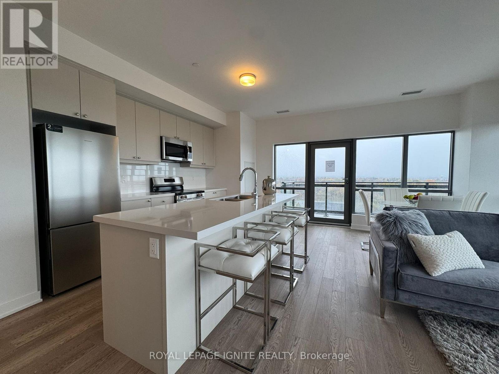 1103 - 55 Clarington Boulevard, Clarington, ON - Indoor Photo Showing Kitchen