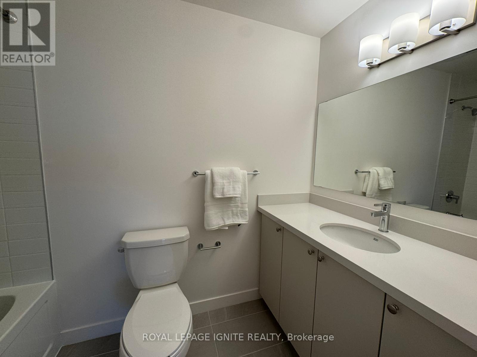 1103 - 55 Clarington Boulevard, Clarington, ON - Indoor Photo Showing Bathroom