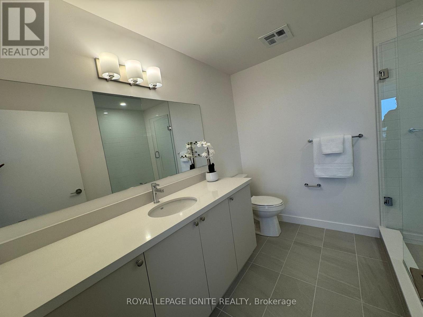 1103 - 55 Clarington Boulevard, Clarington, ON - Indoor Photo Showing Bathroom